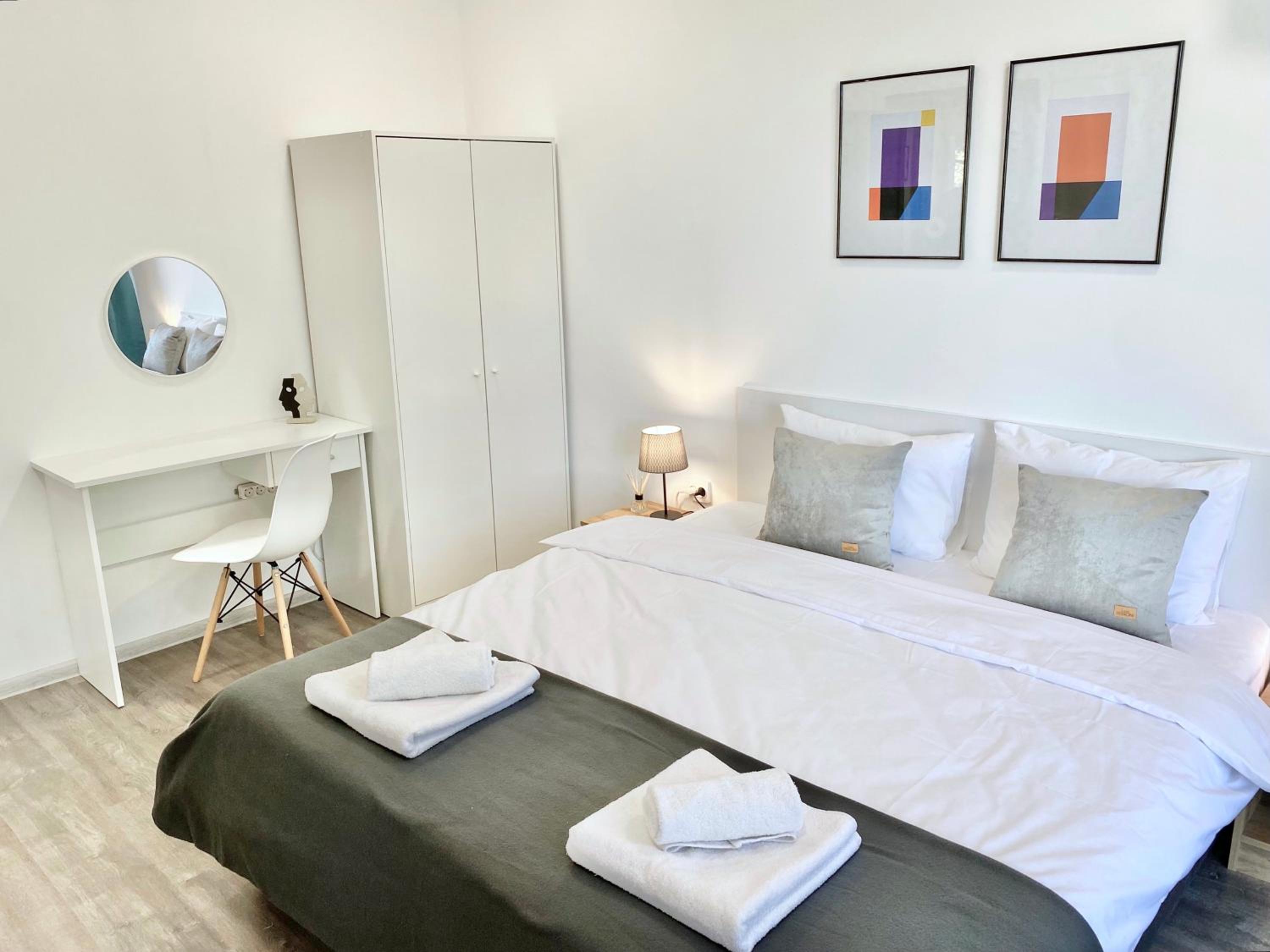 Hello Studios Budget Stays Free Parking & Wifi