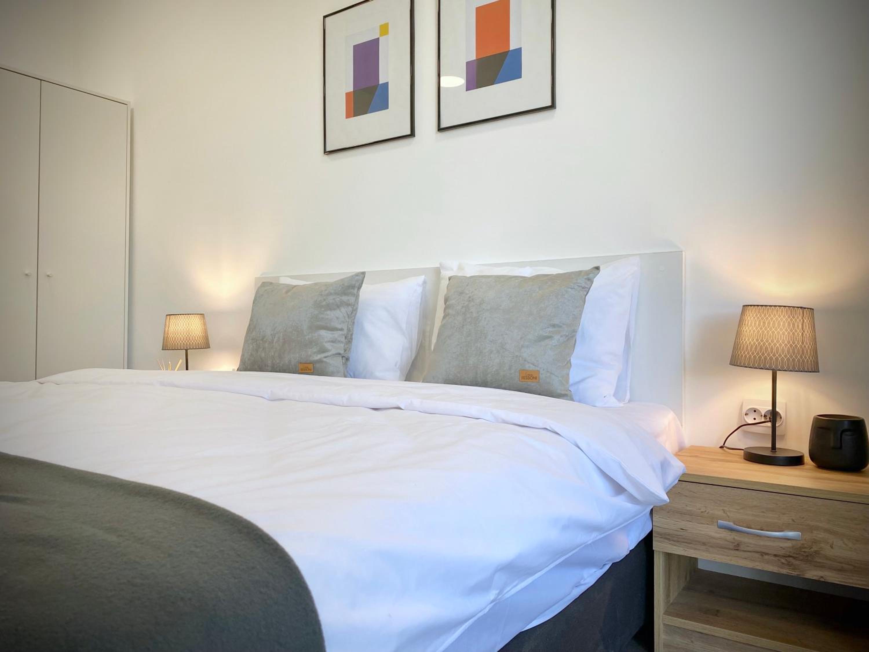 Hello Studios Budget Stays Free Parking & Wifi