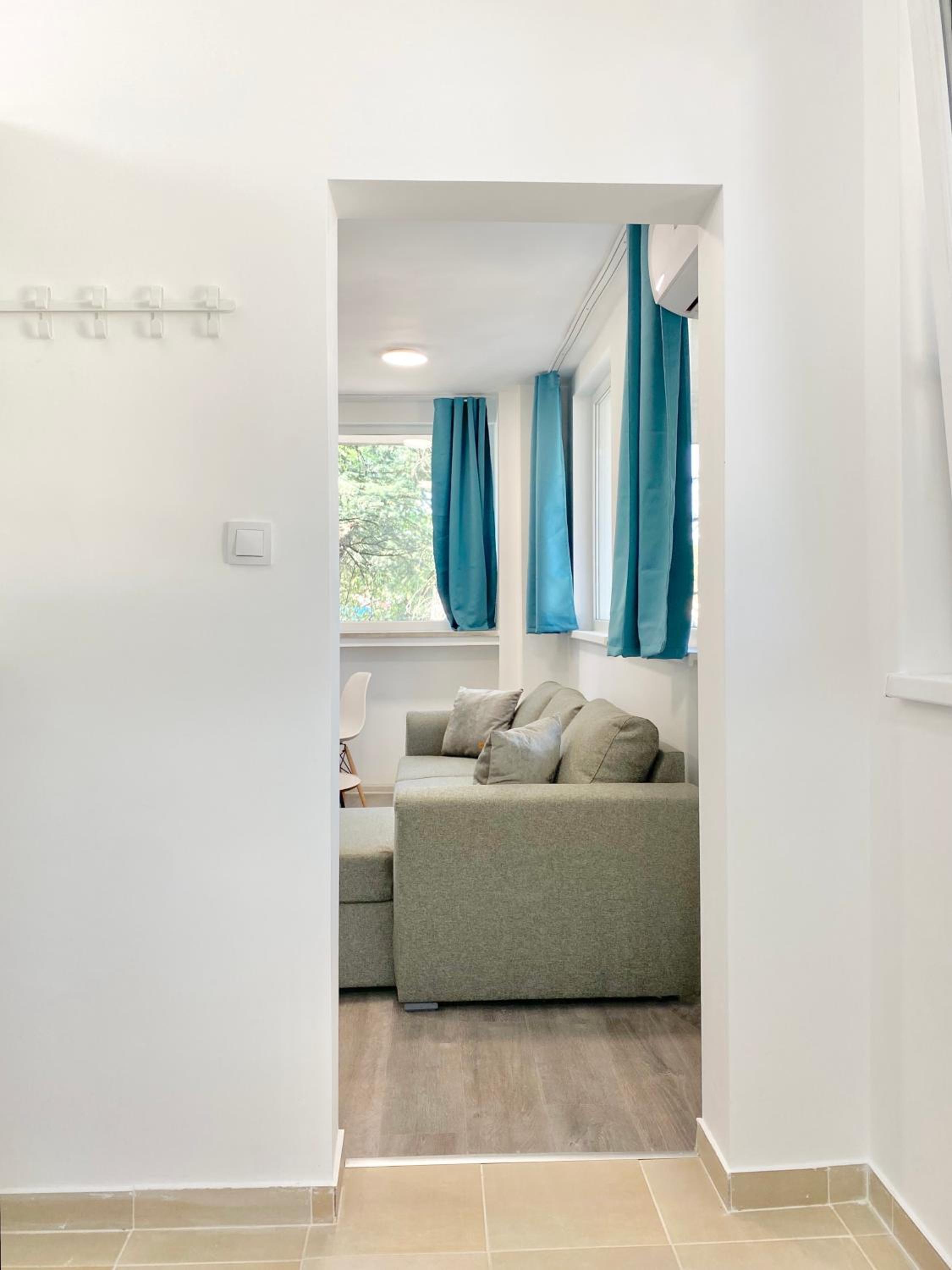 Hello Studios Budget Stays Free Parking & Wifi