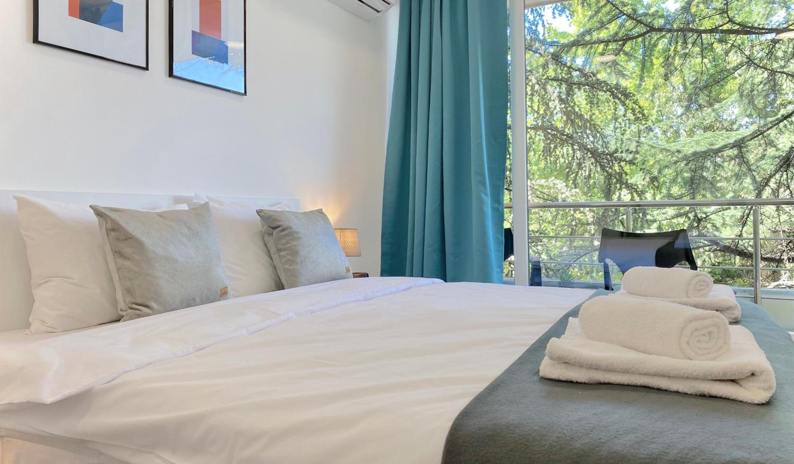 Hello Studios Budget Stays Free Parking & Wifi