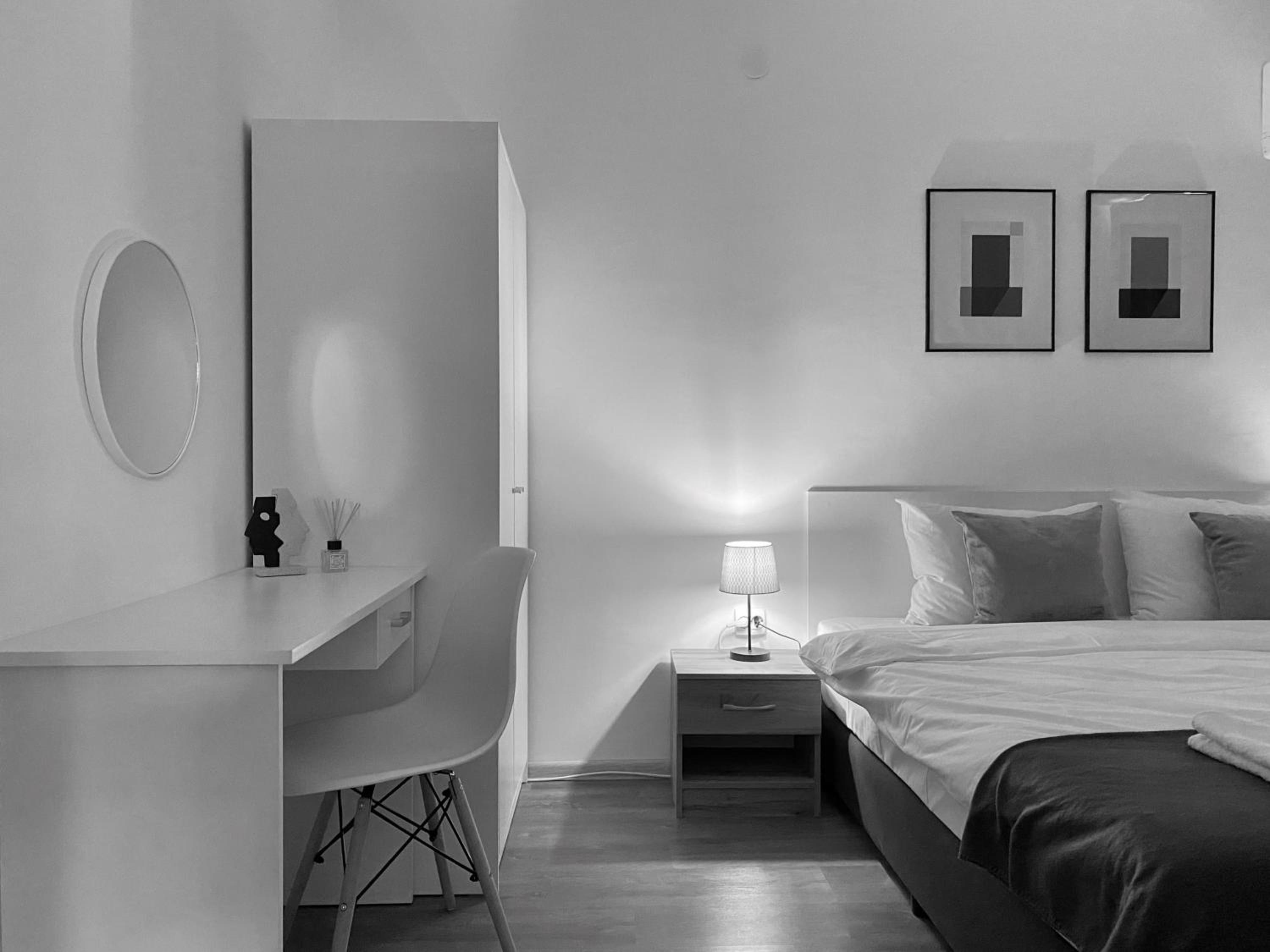 Hello Studios Budget Stays Free Parking & Wifi