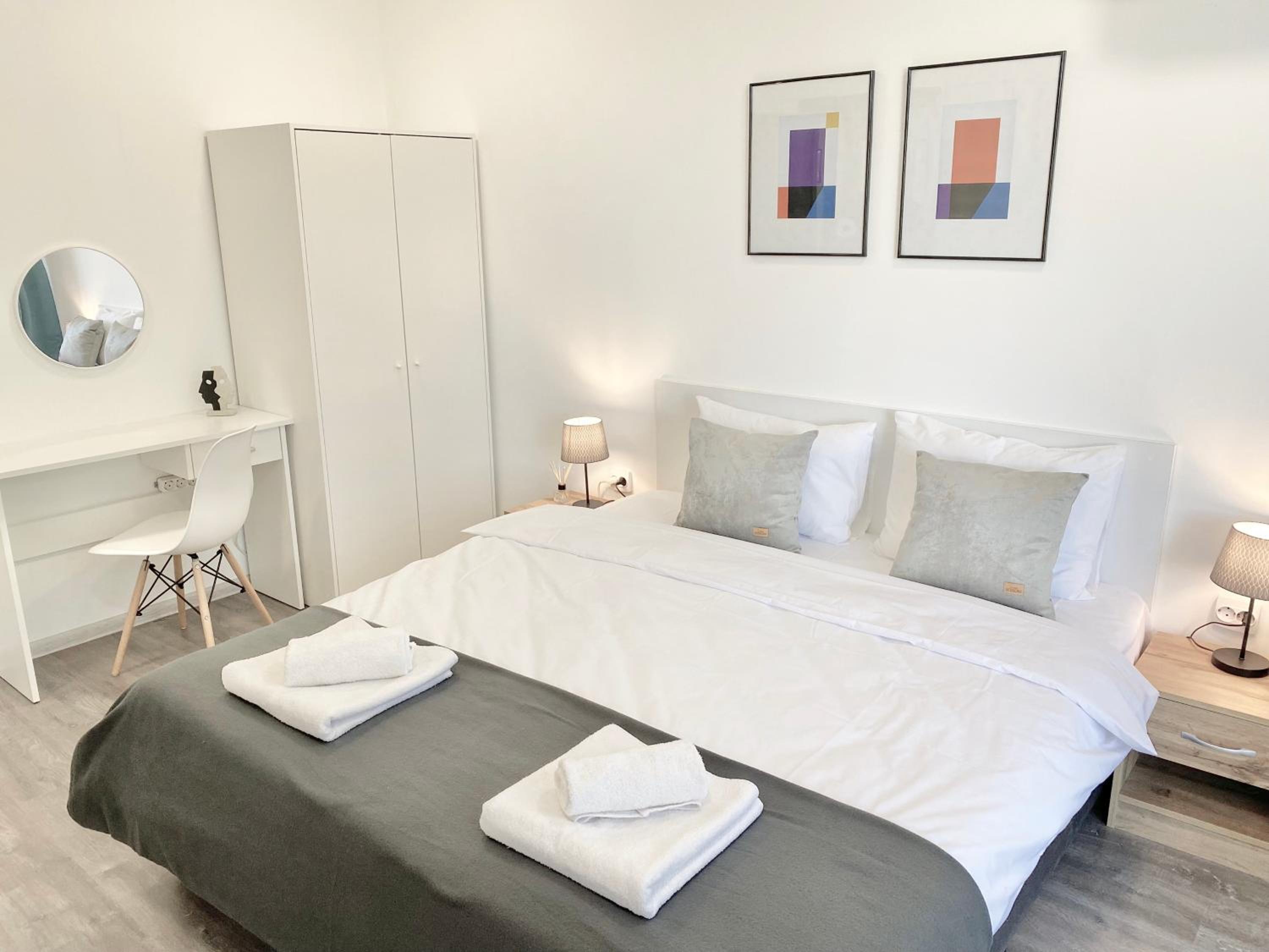 Hello Studios Budget Stays Free Parking & Wifi