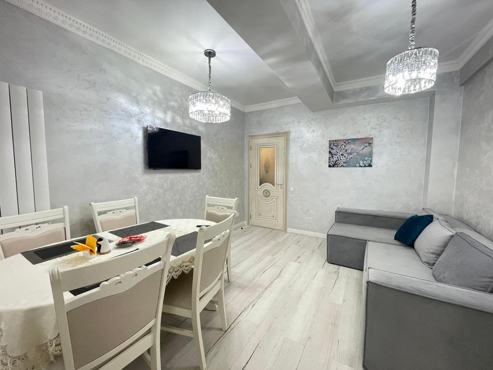 Modern cozy apartment ultracentral view 4