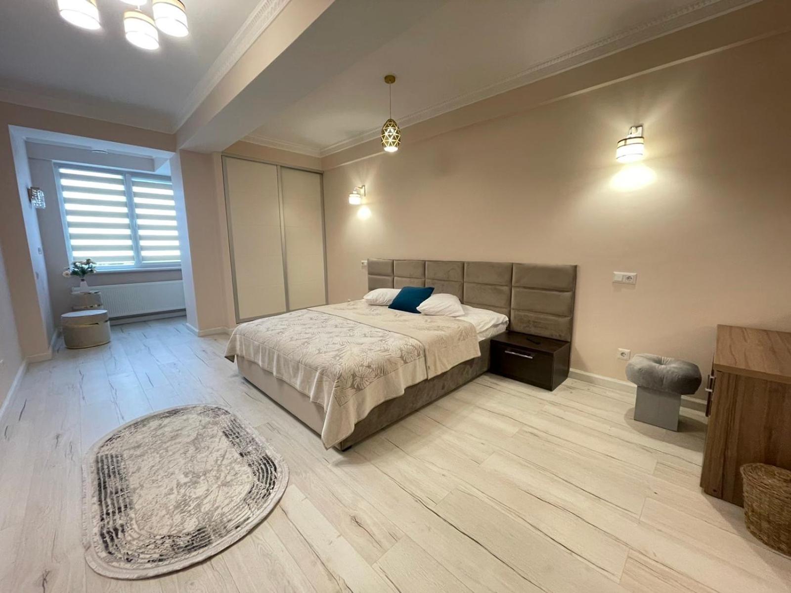 Modern cozy apartment ultracentral view 5