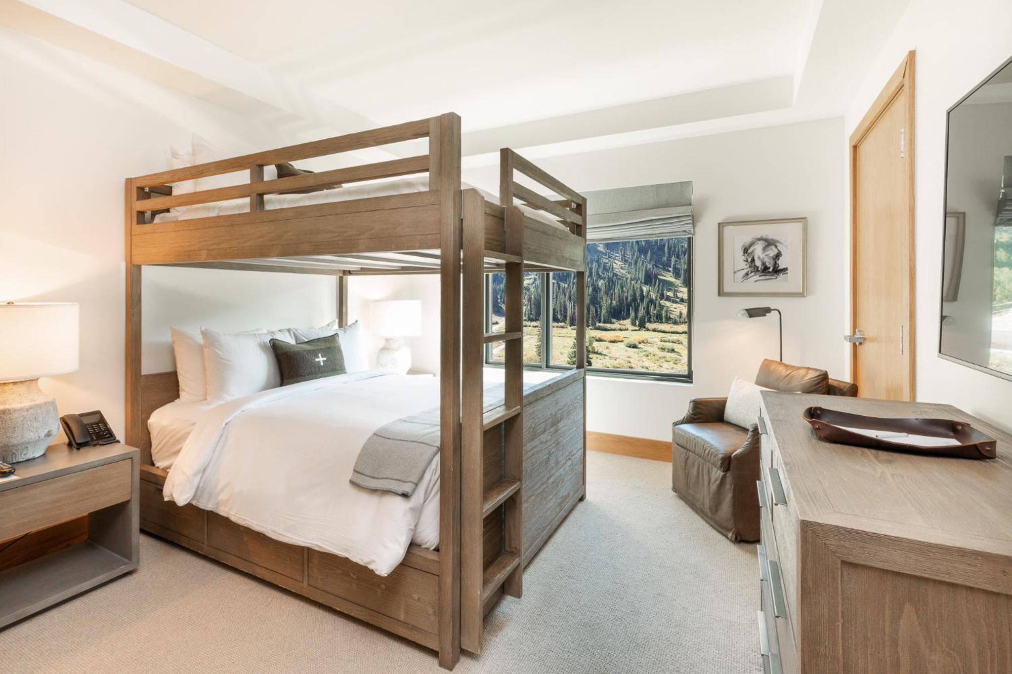 The Snowpine Lodge