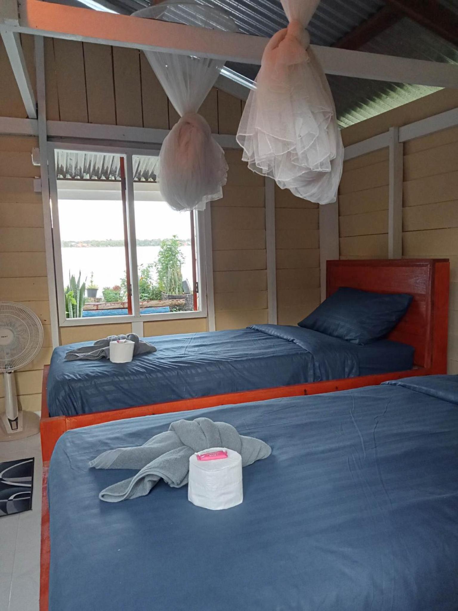 Don Som Riverside Guesthouse view 4