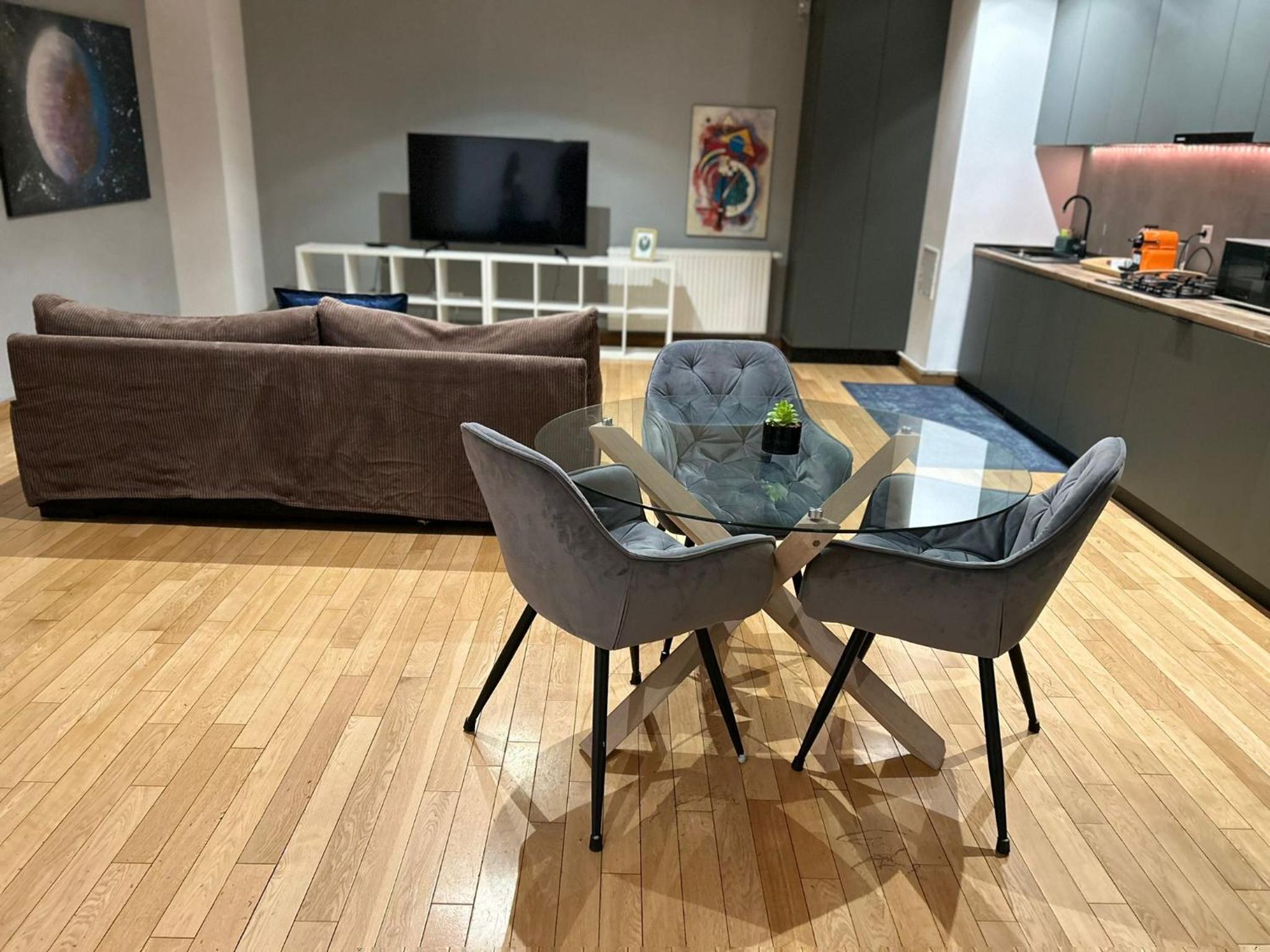 365 Apartments in Bucharest en Bucharest — hotel room