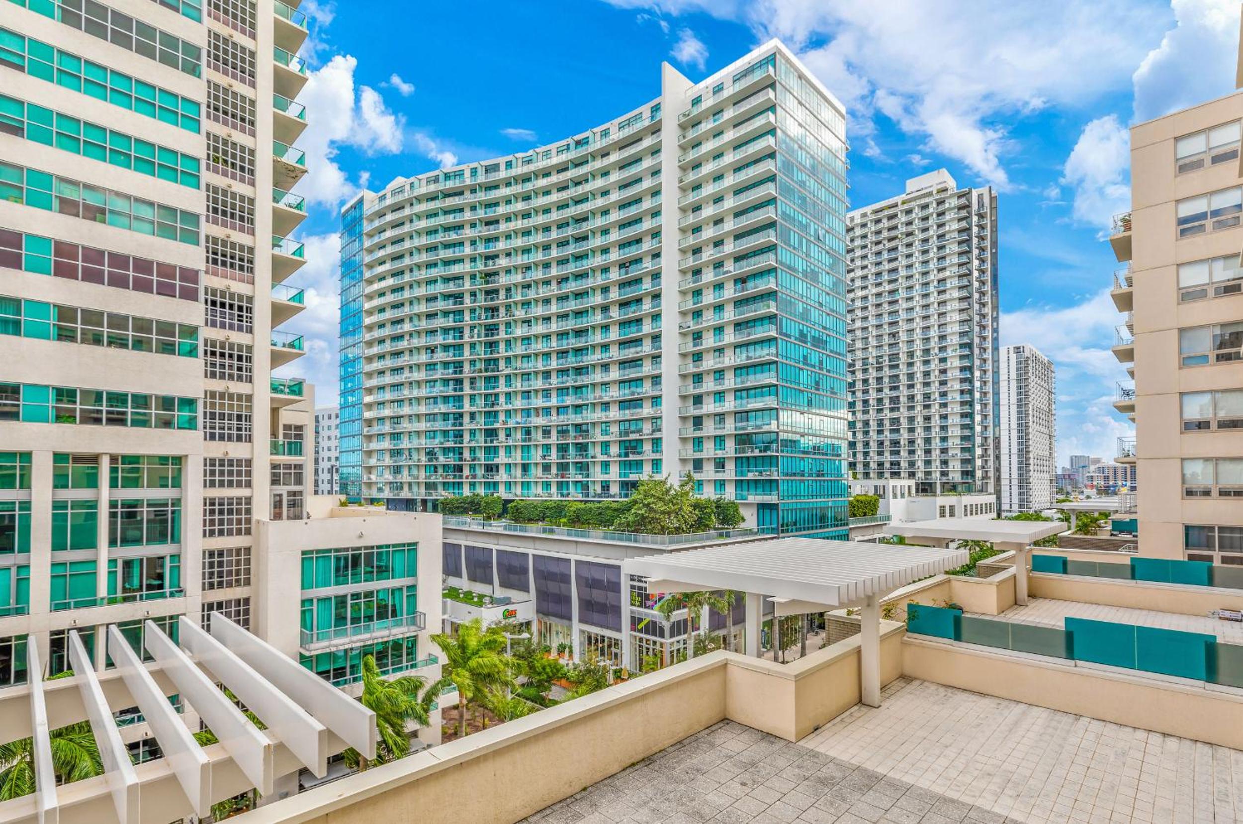 Modern 2-BD Condo in The Heart of Midtown Miami — Miami