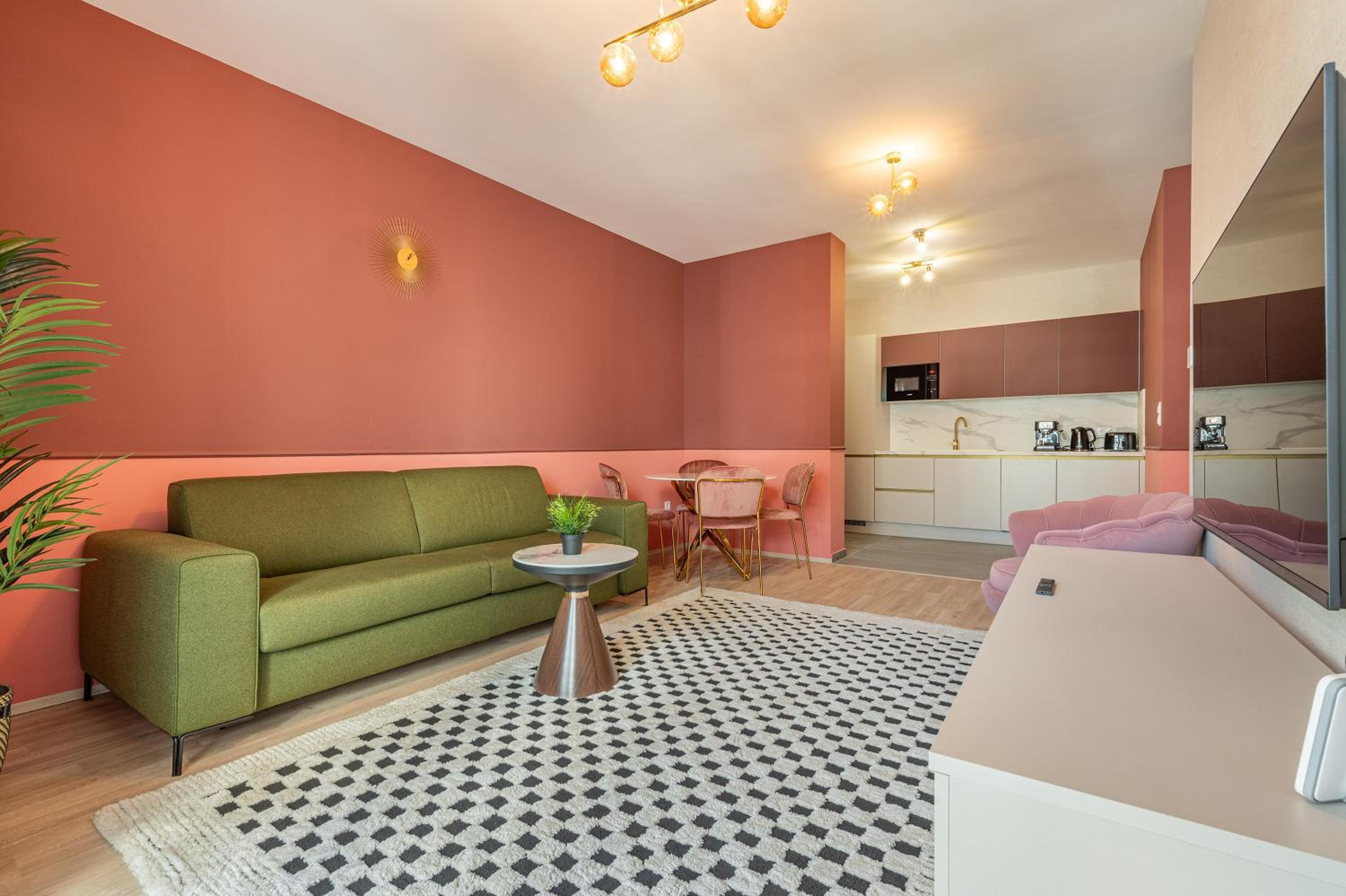 Luxury condo w balcony next to Andrassy road view 2