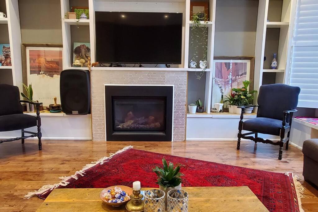Beautiful 3BR House in the Heart of Greek Town