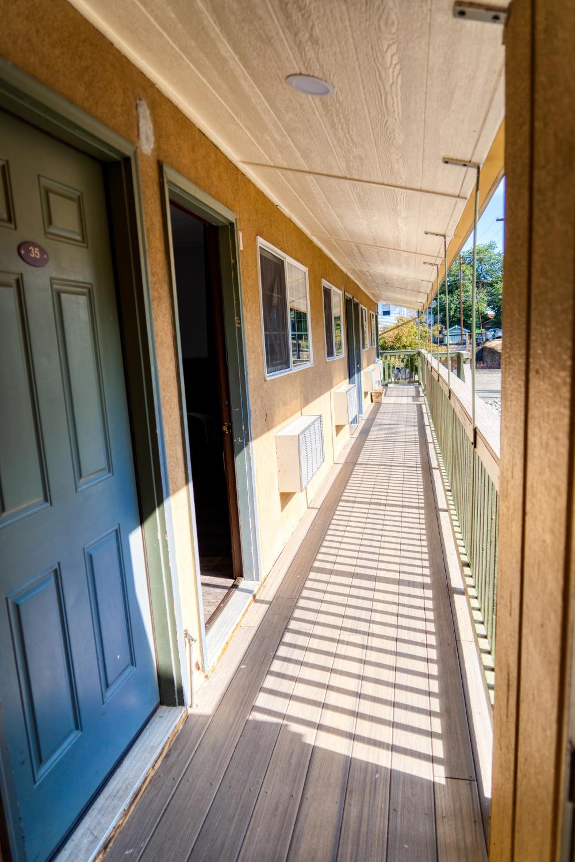 Budget Inn