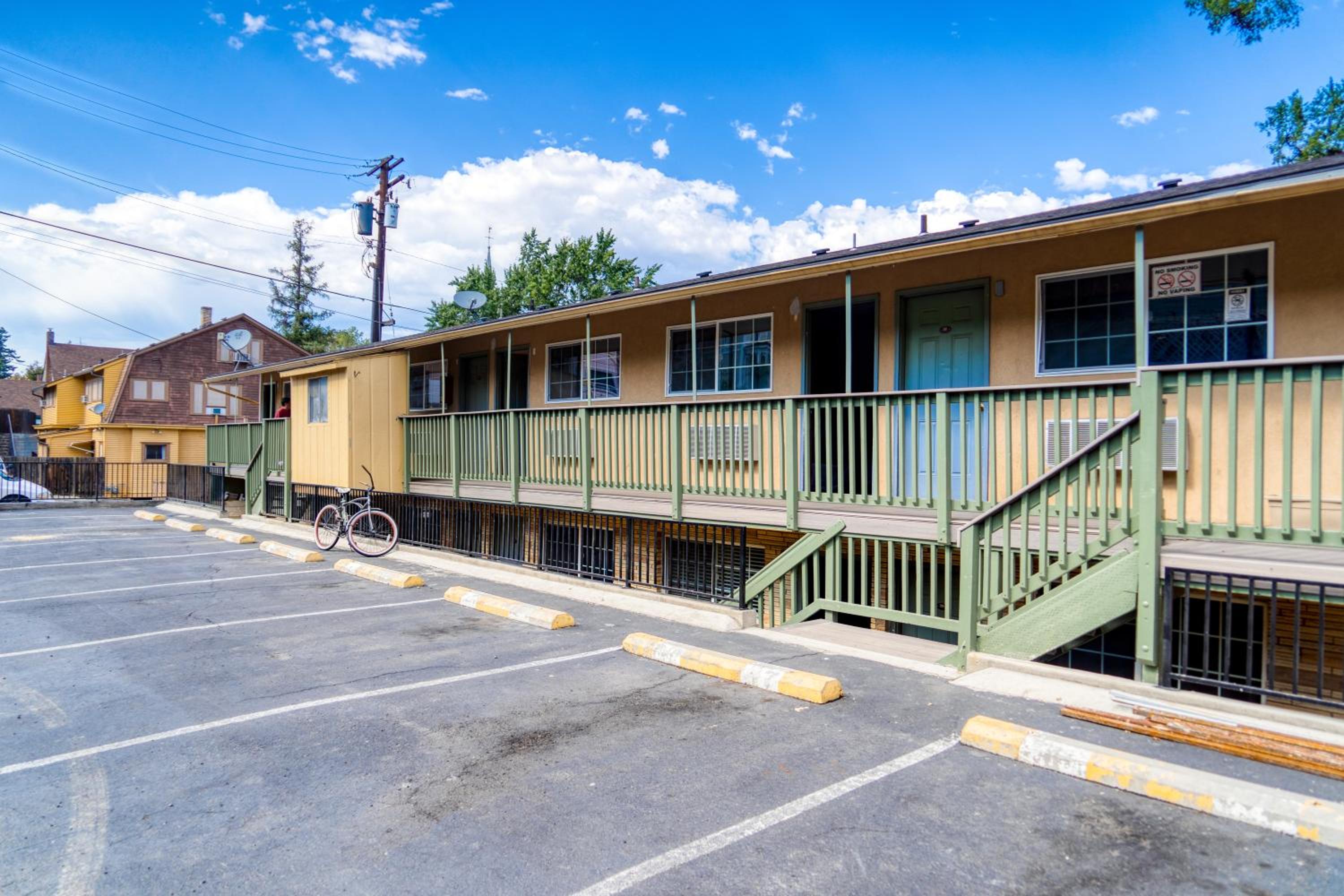 Budget Inn