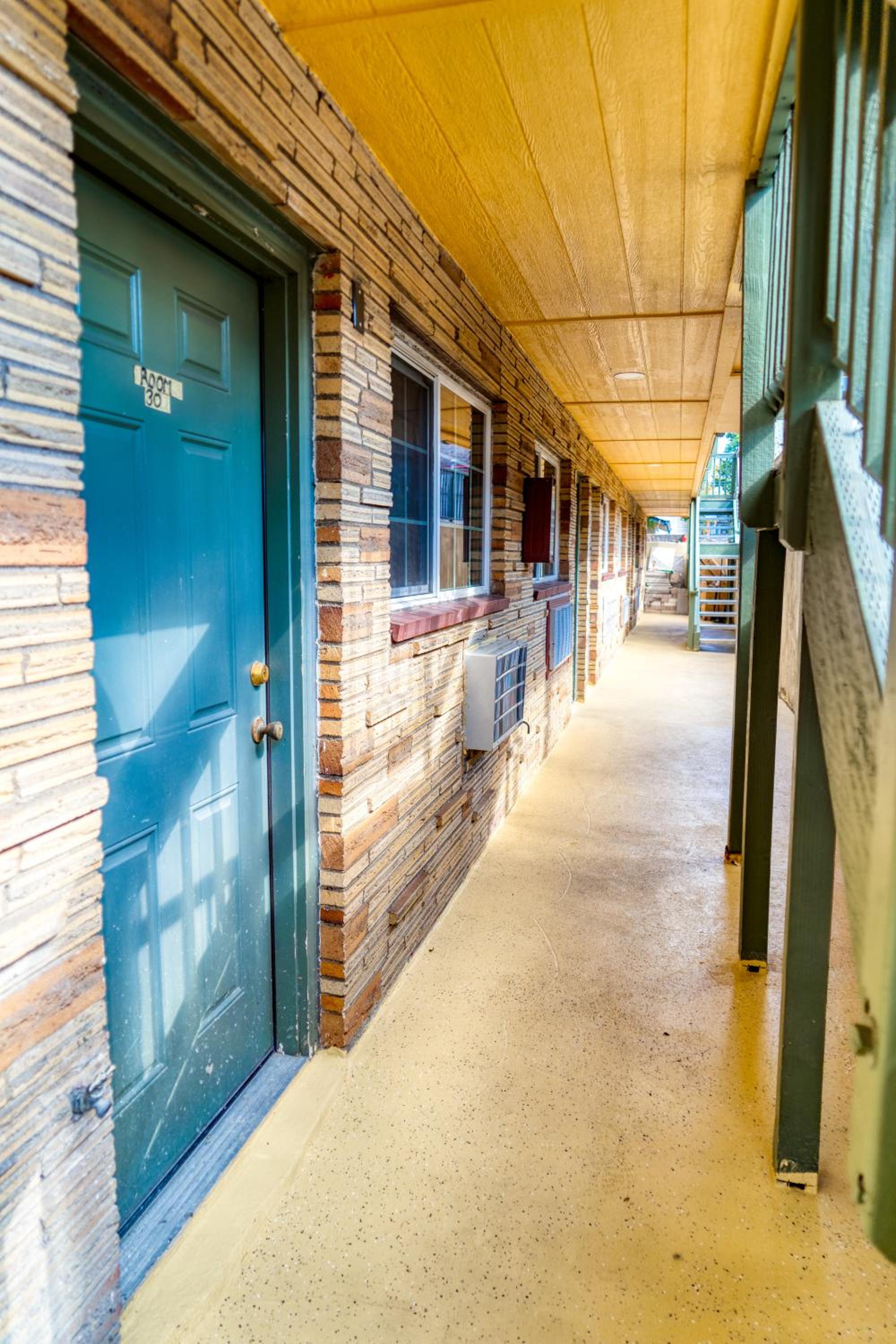 Budget Inn