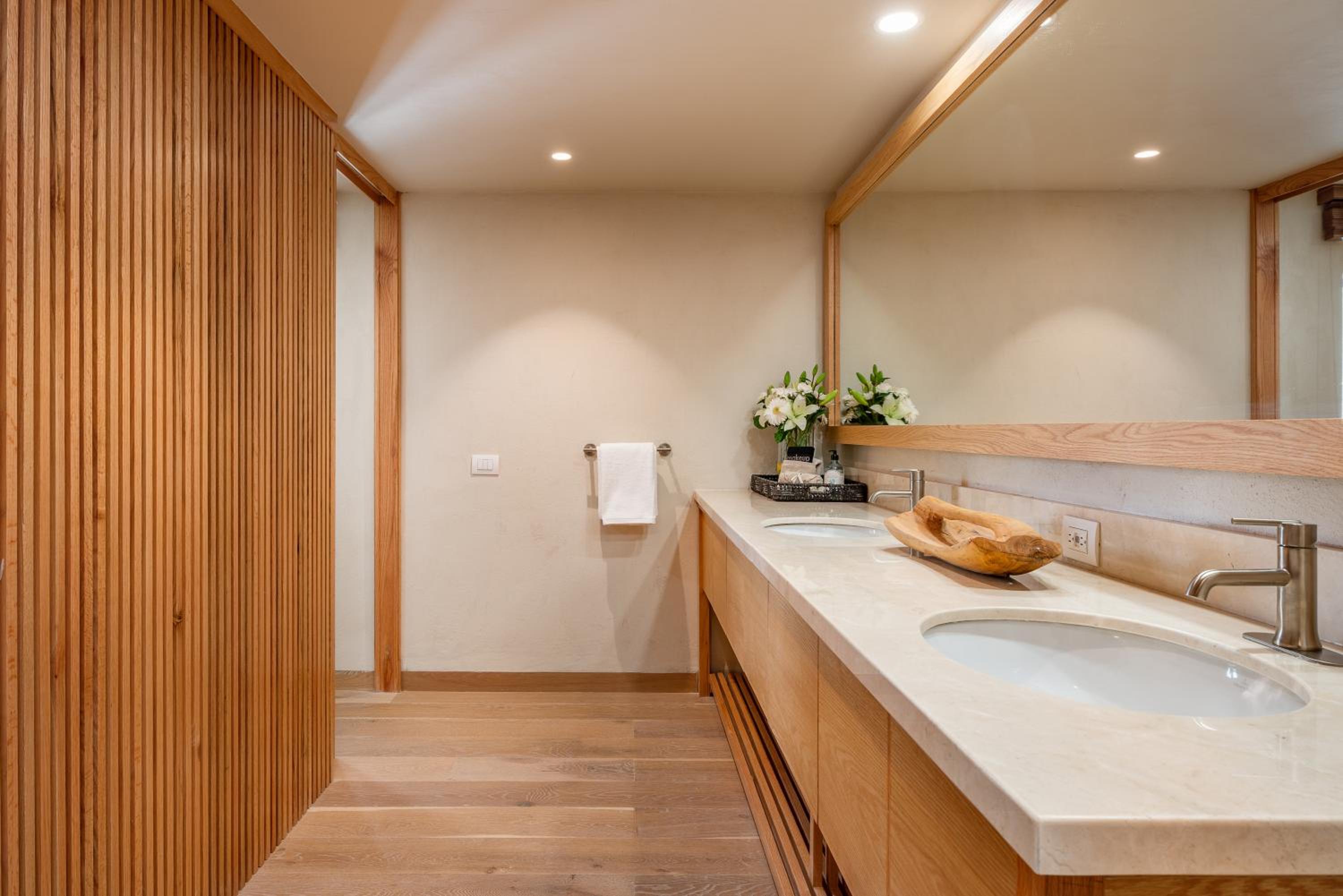 Le Cottage San Miguel de Allende, Modern Luxury in Centro with Pool & Jacuzzi