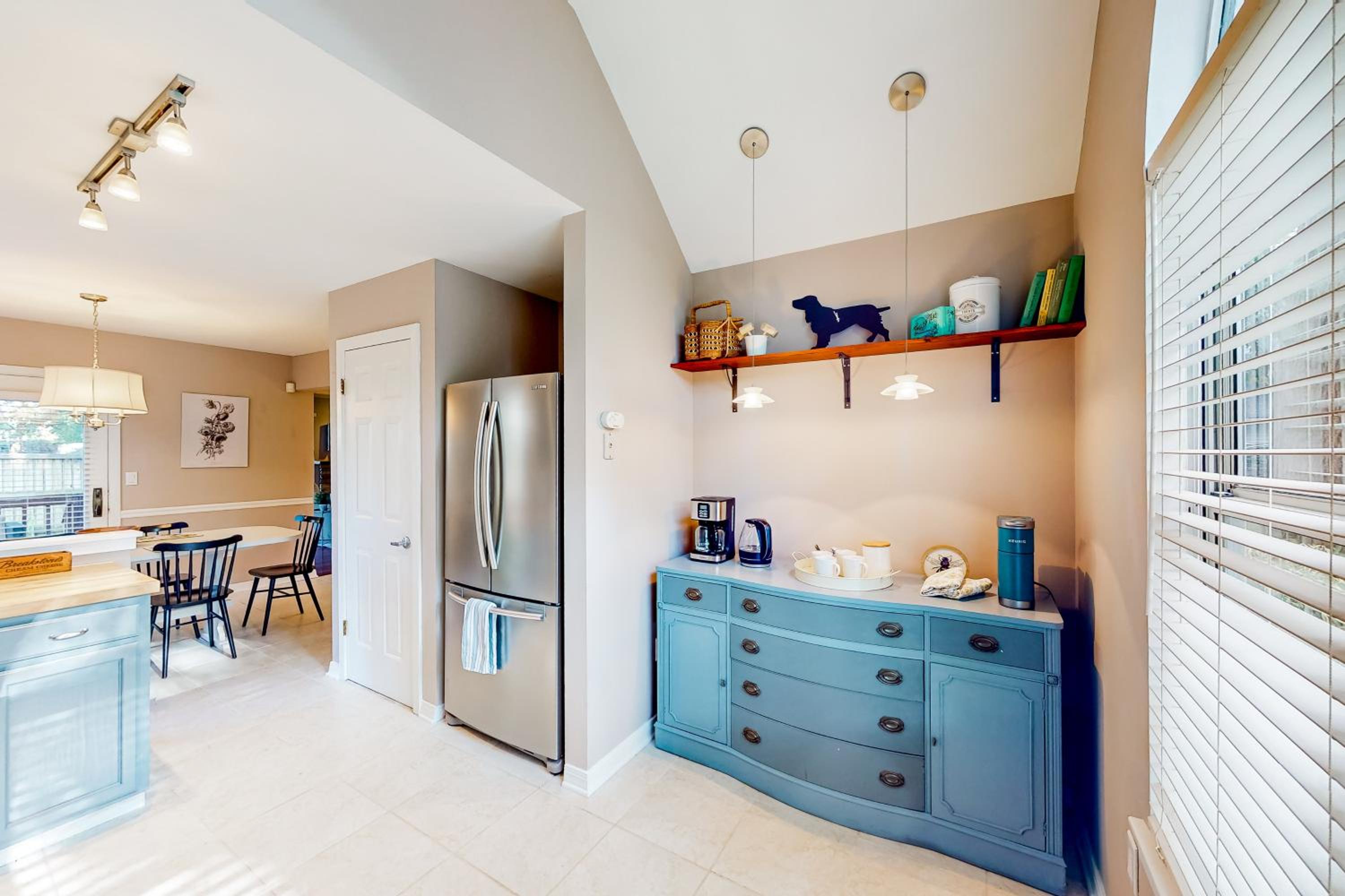 3BR Dog-Friendly Retreat with Fireplace and Patio
