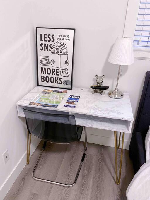 Si & Daniel Home Near YVR Airport & Skytrain Separate Entry Free Parking