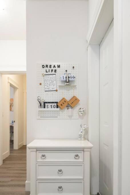 Si & Daniel Home Near YVR Airport & Skytrain Separate Entry Free Parking