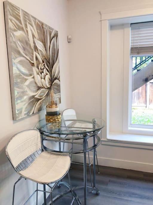 Si & Daniel Home Near YVR Airport & Skytrain Separate Entry Free Parking