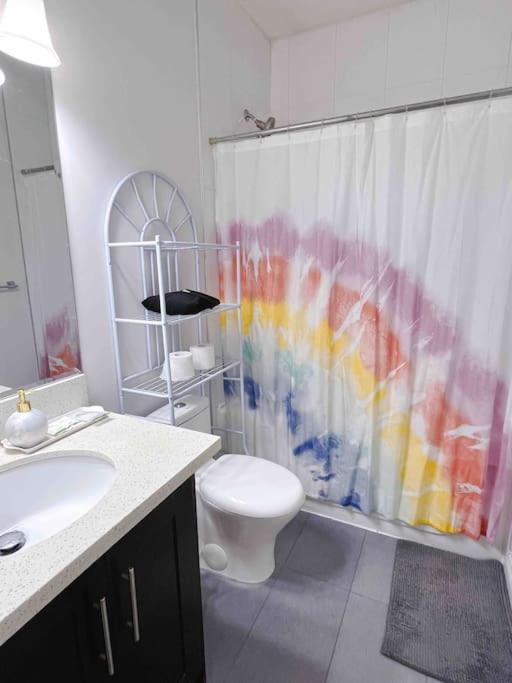 Si & Daniel Home Near YVR Airport & Skytrain Separate Entry Free Parking