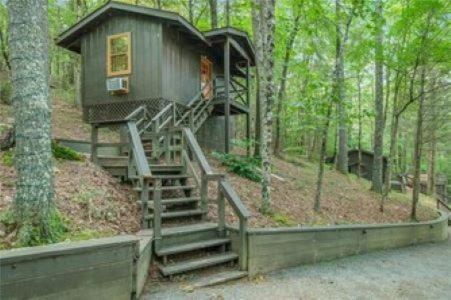 Harpers Creek Lodge and Cabins view 4