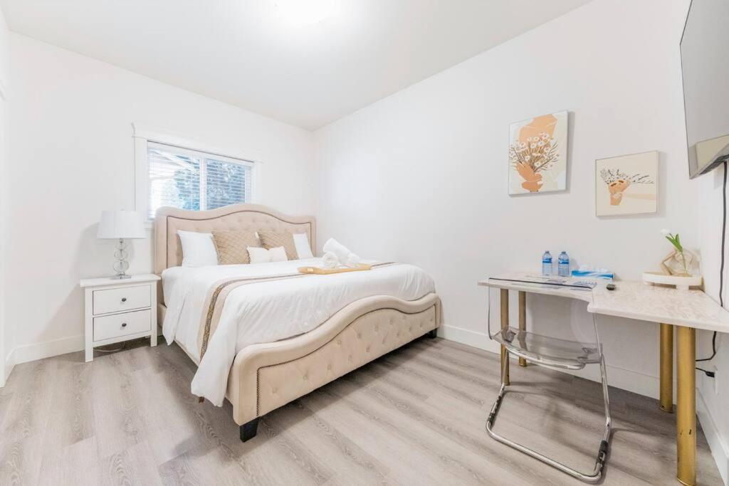 Si & Daniel Home Near YVR Airport & Skytrain Separate Entry Free Parking