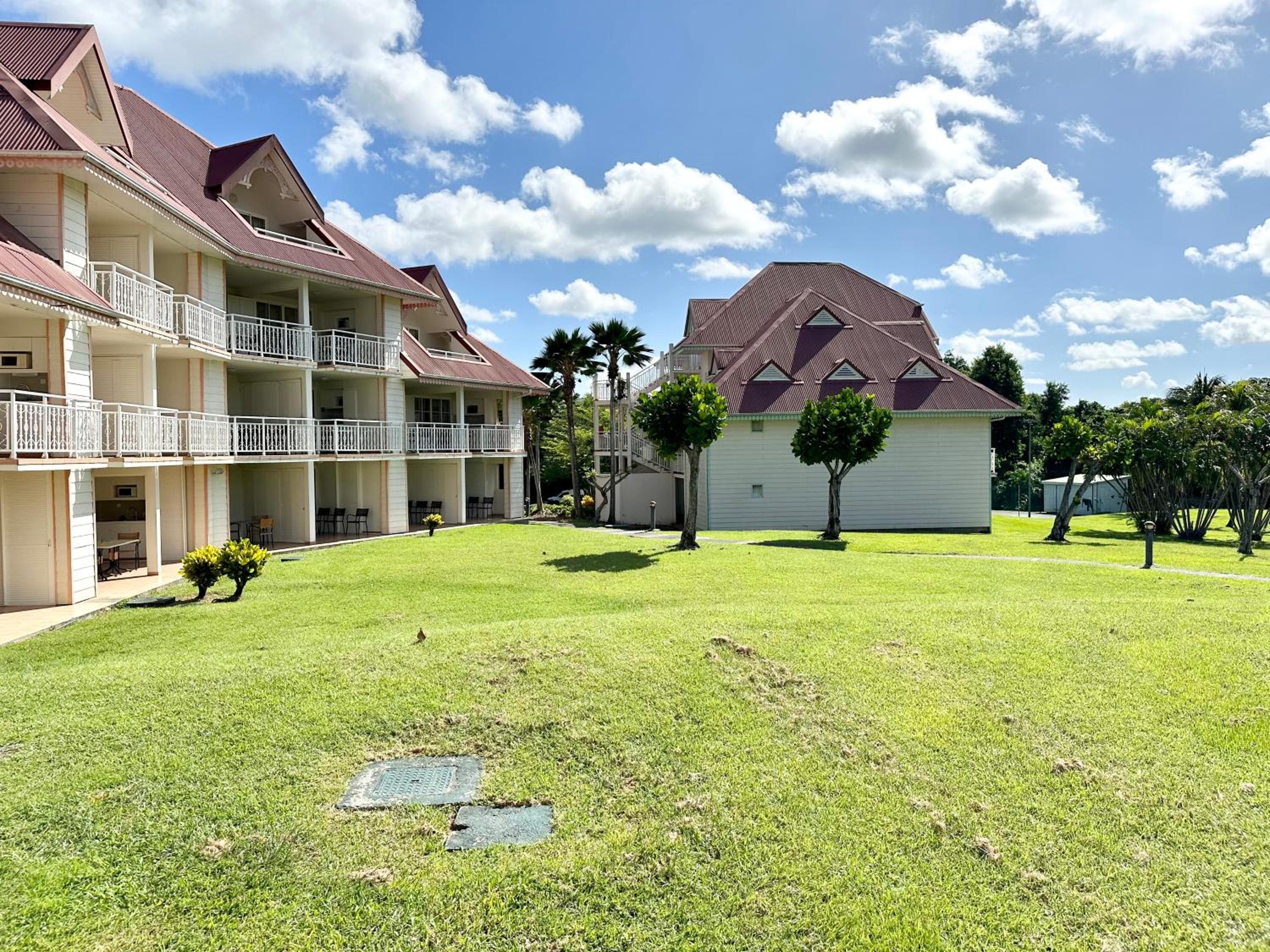 Studio dans un magnifique complexe de vacances a ST luce view 3