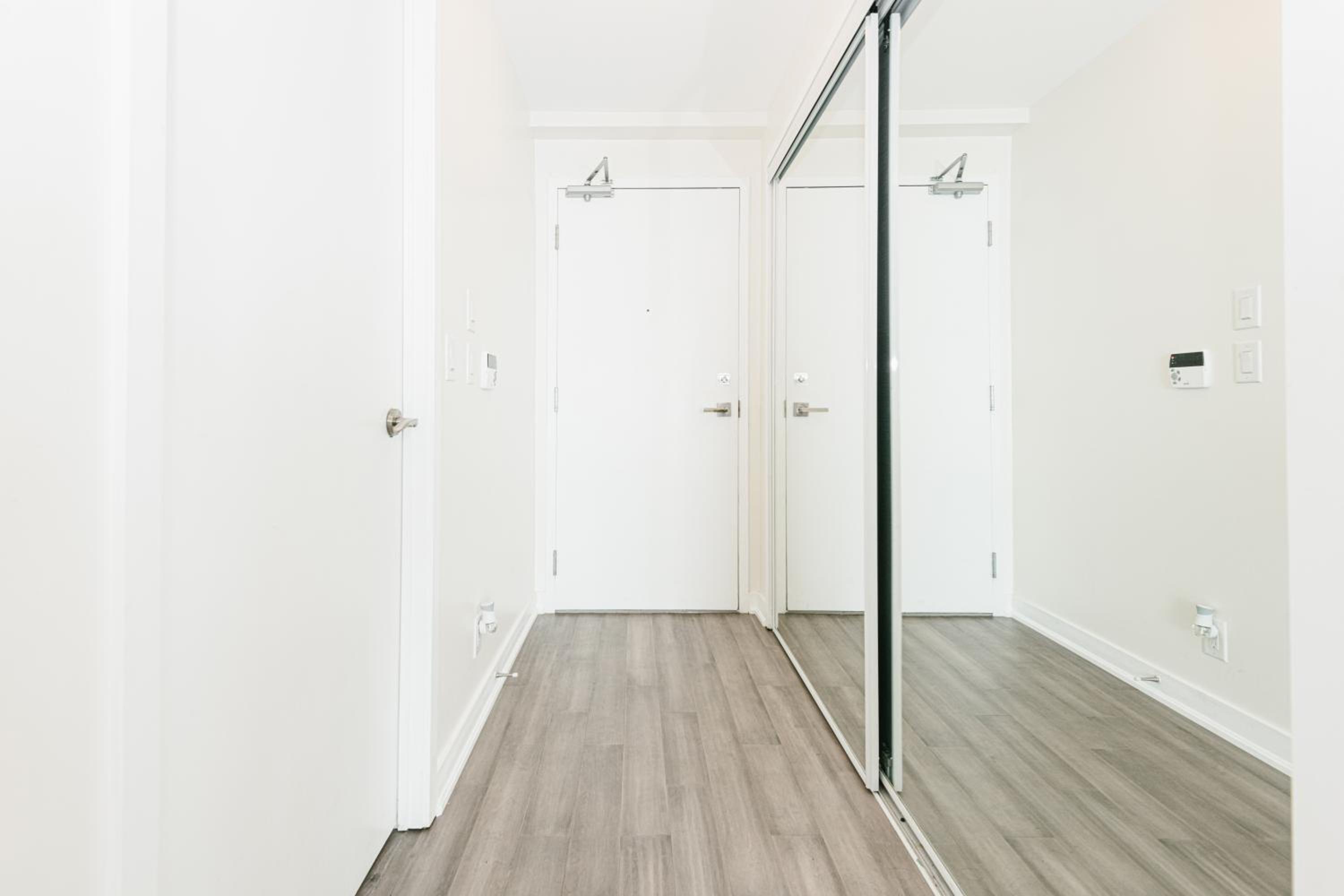 Beautiful Luxurious Modern Condo With Breathtaking Views