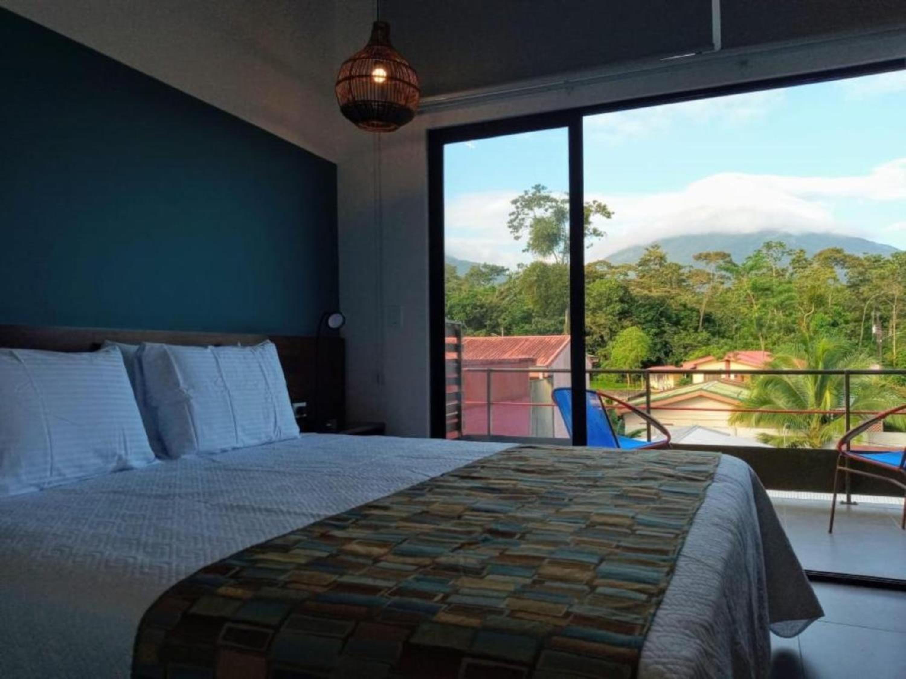 La Fortuna Lodge by Treebu Hotels