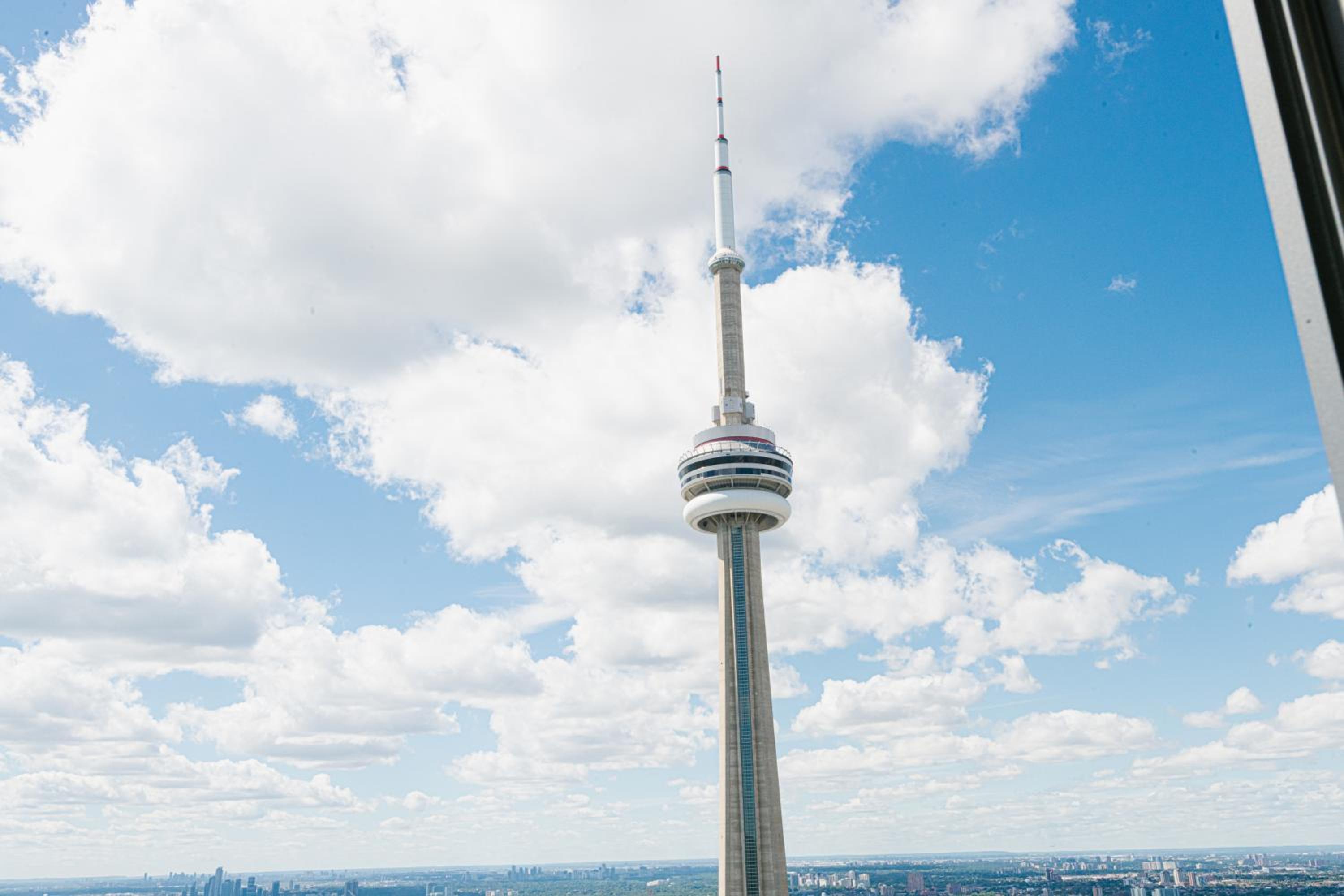 Beautiful Luxurious Modern Condo With Breathtaking Views