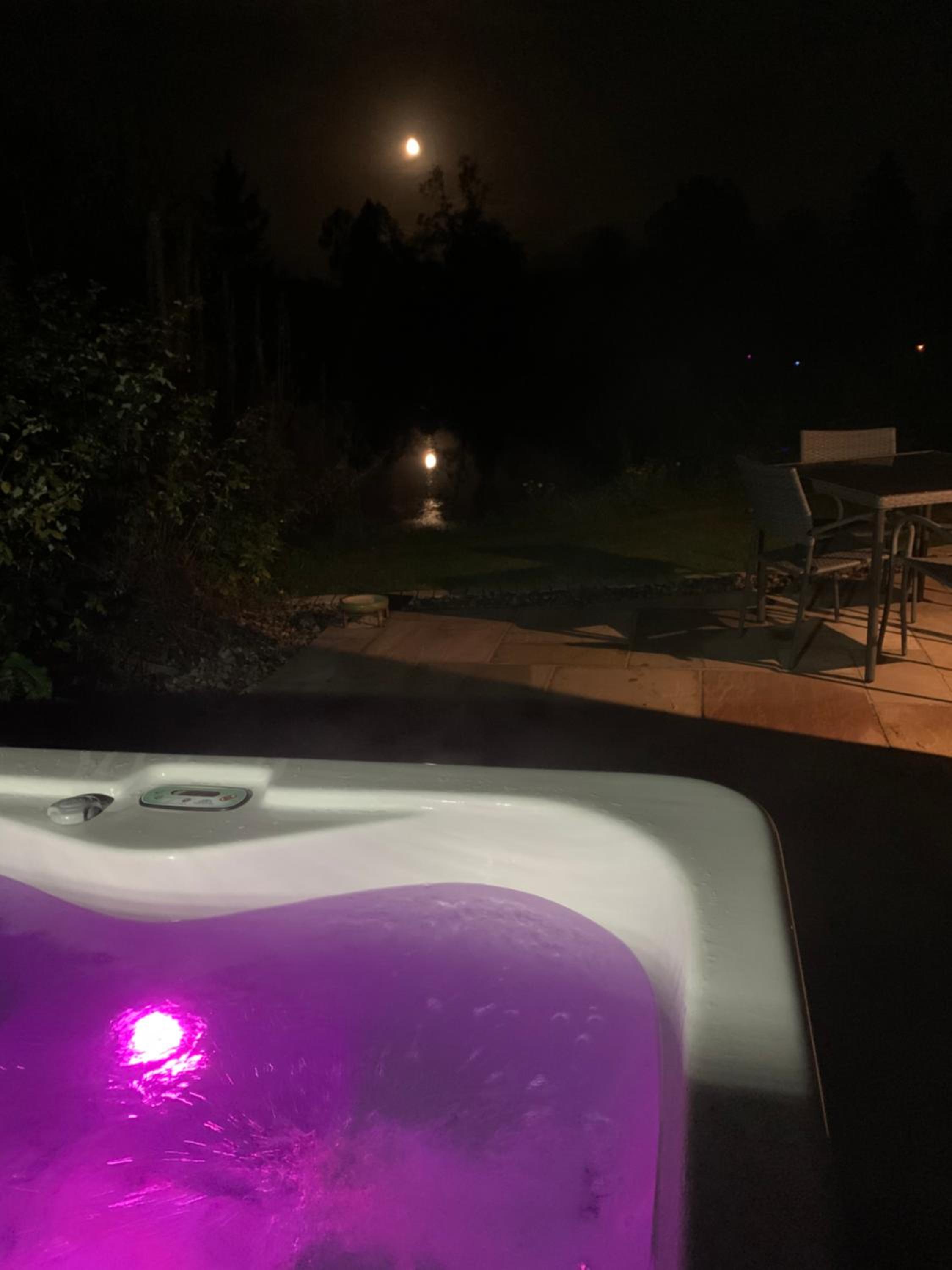 Red Squirrel Pod with Hot Tub view 5