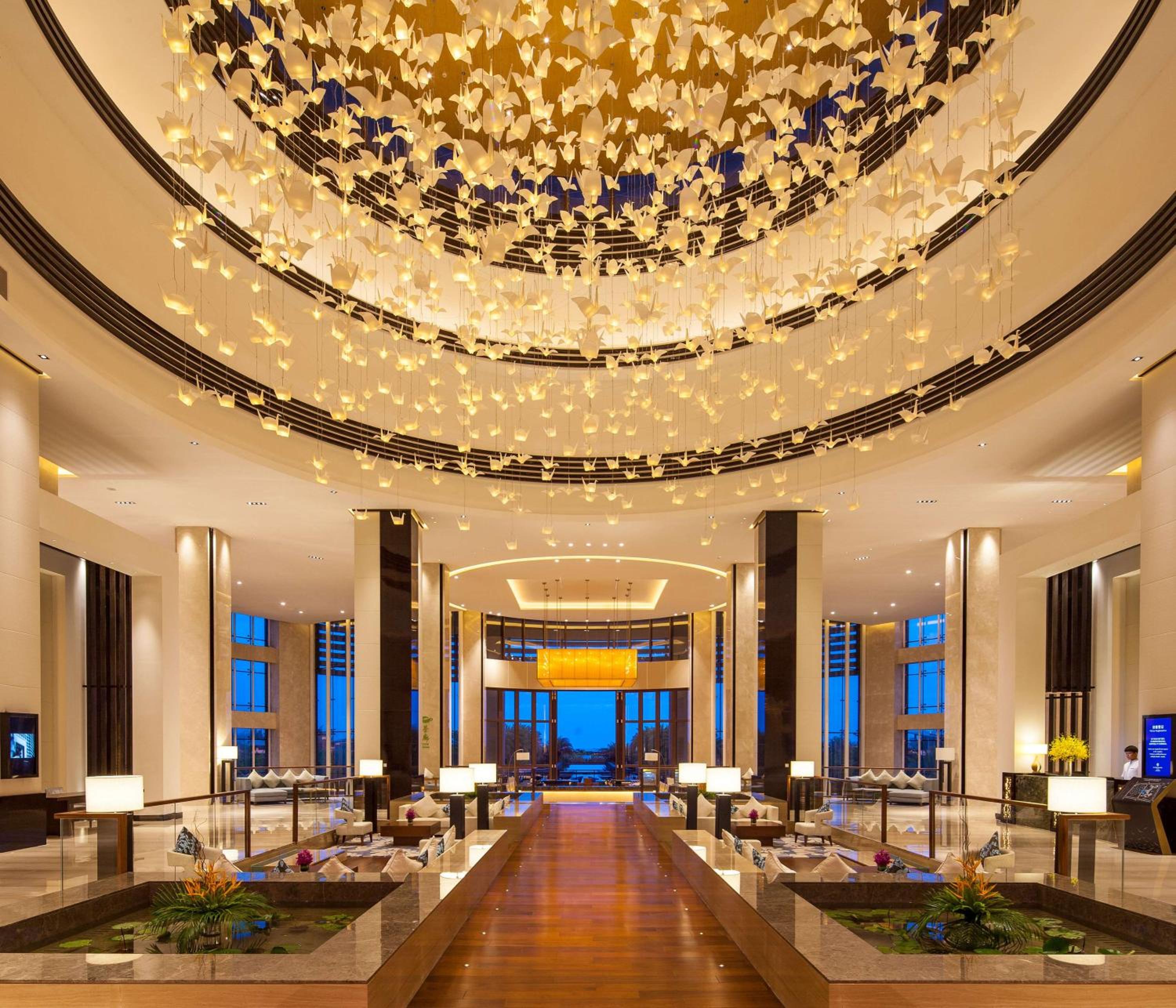 Thousand Cranes Sanya Yazhou Bay Int'l Exchange Centre,Curio by Hilton
