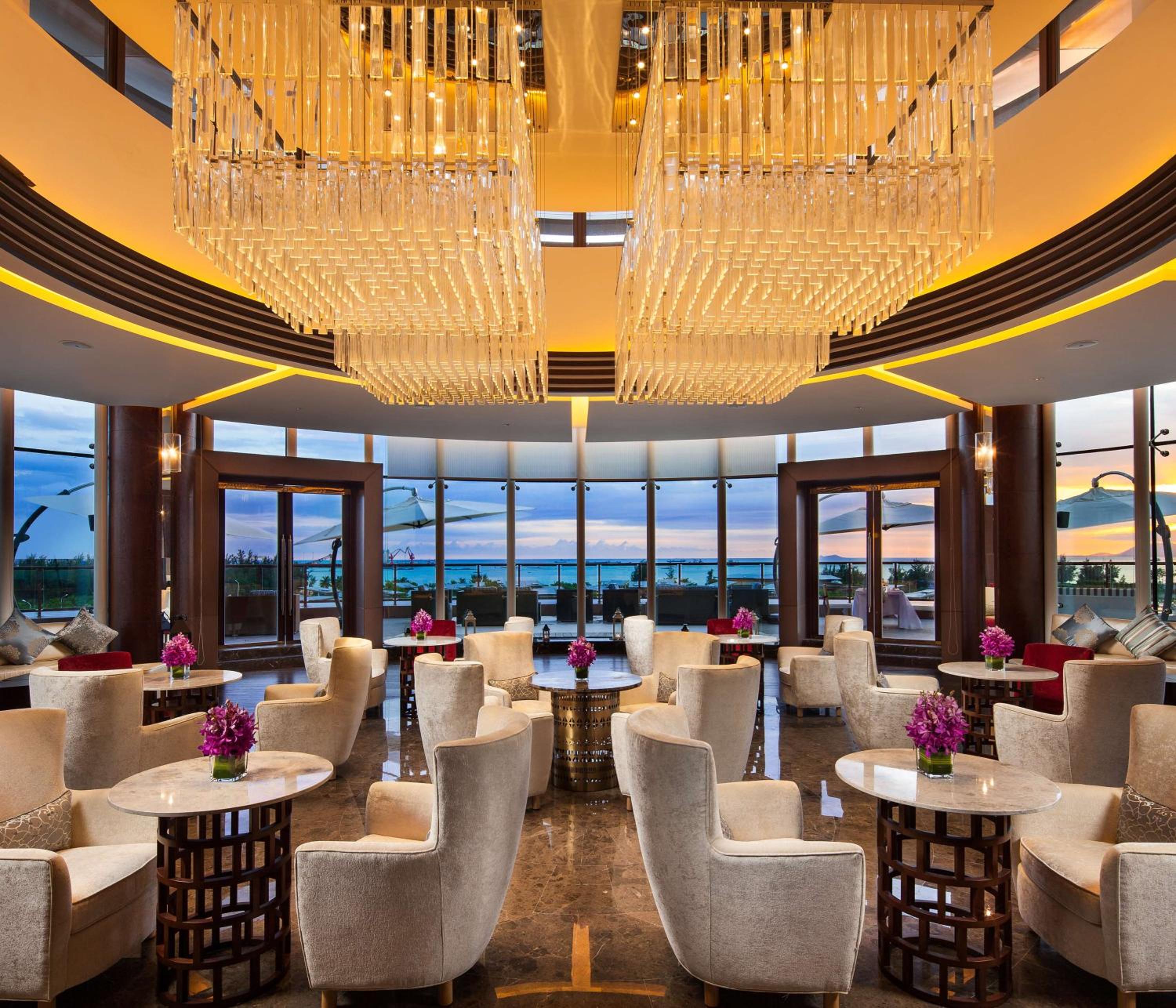 Thousand Cranes Sanya Yazhou Bay Int'l Exchange Centre,Curio by Hilton