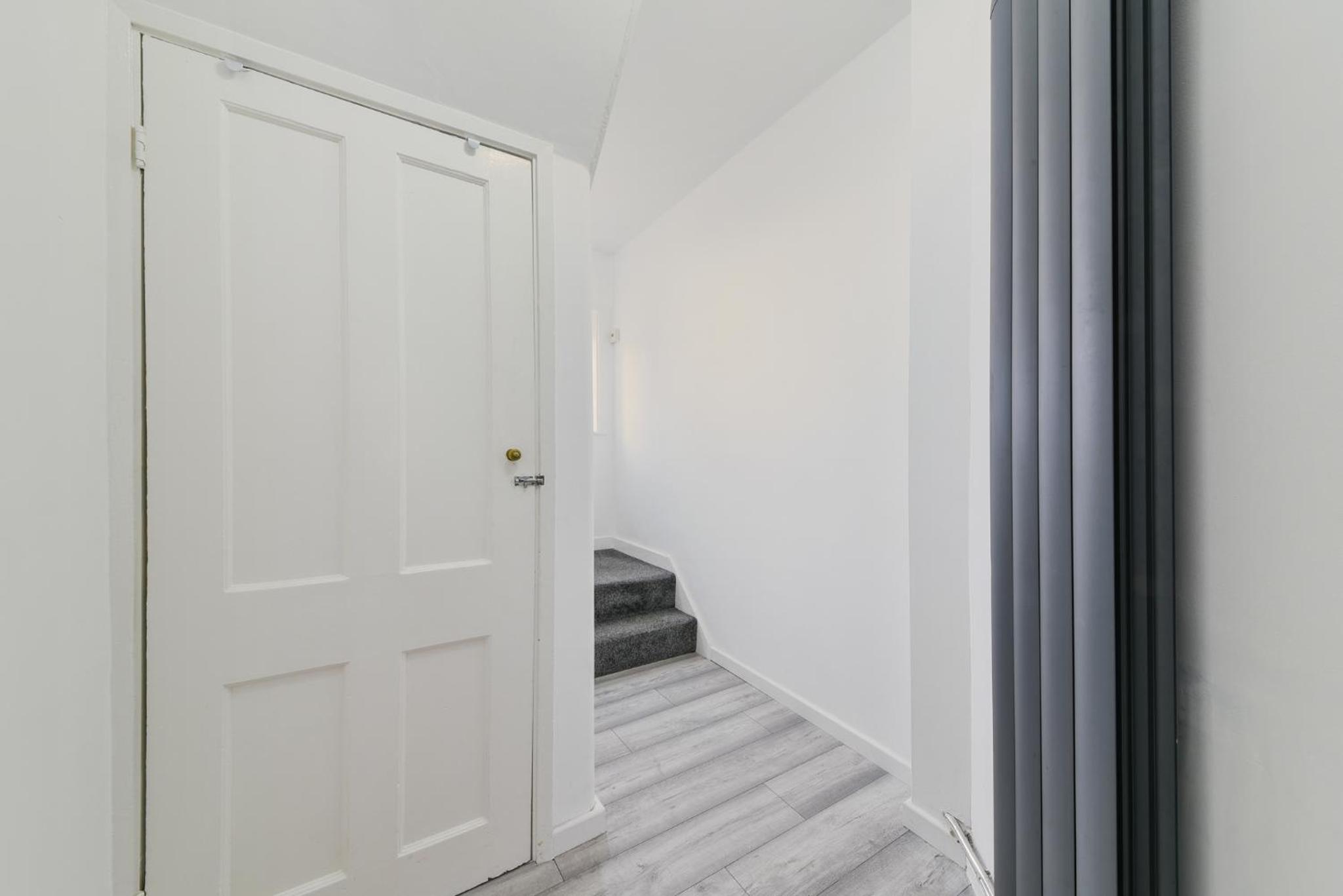2-Bed House, Bromley, Free Parking, 30 min to Central London - Sleeps 6