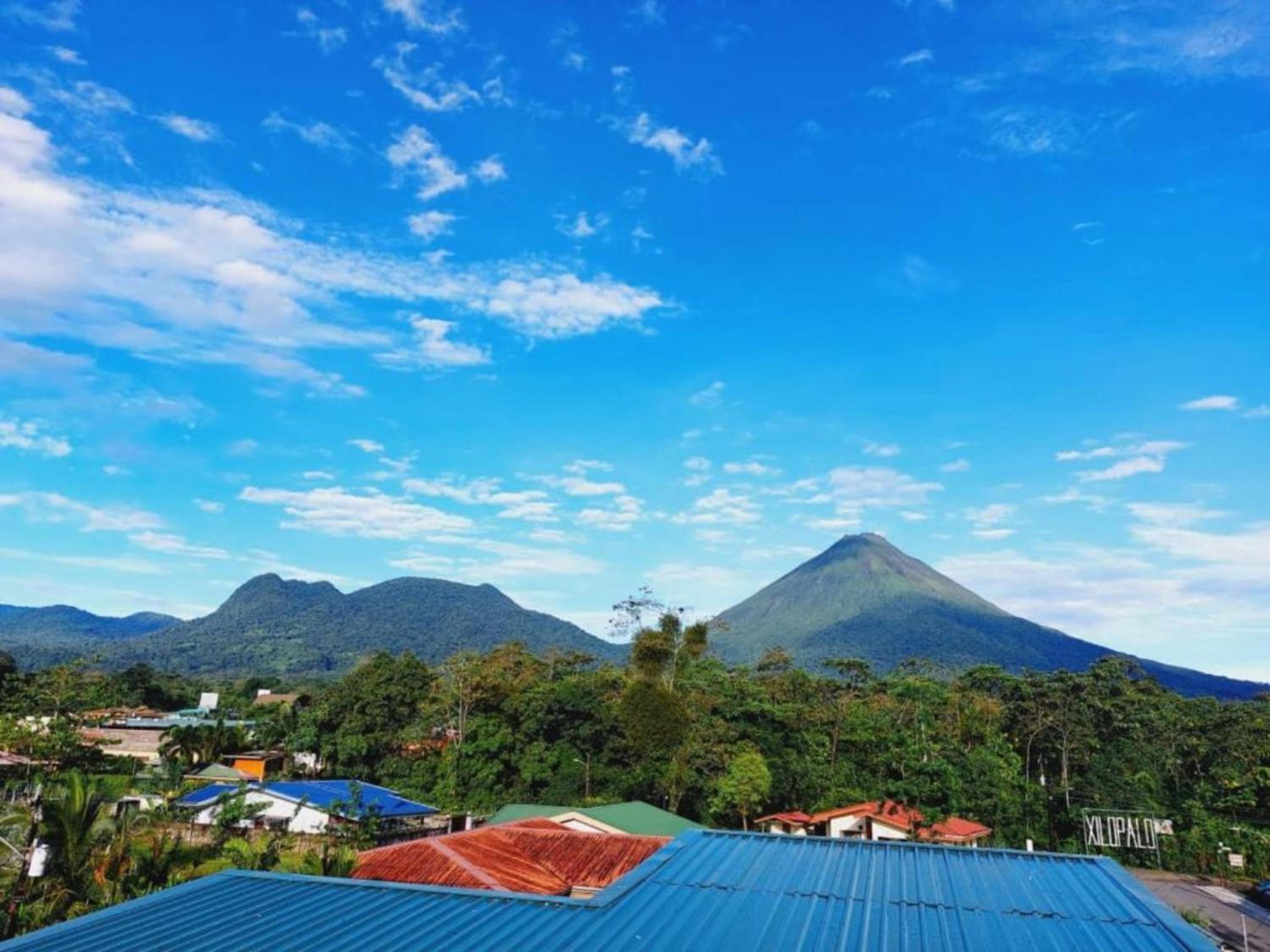La Fortuna Lodge by Treebu Hotels