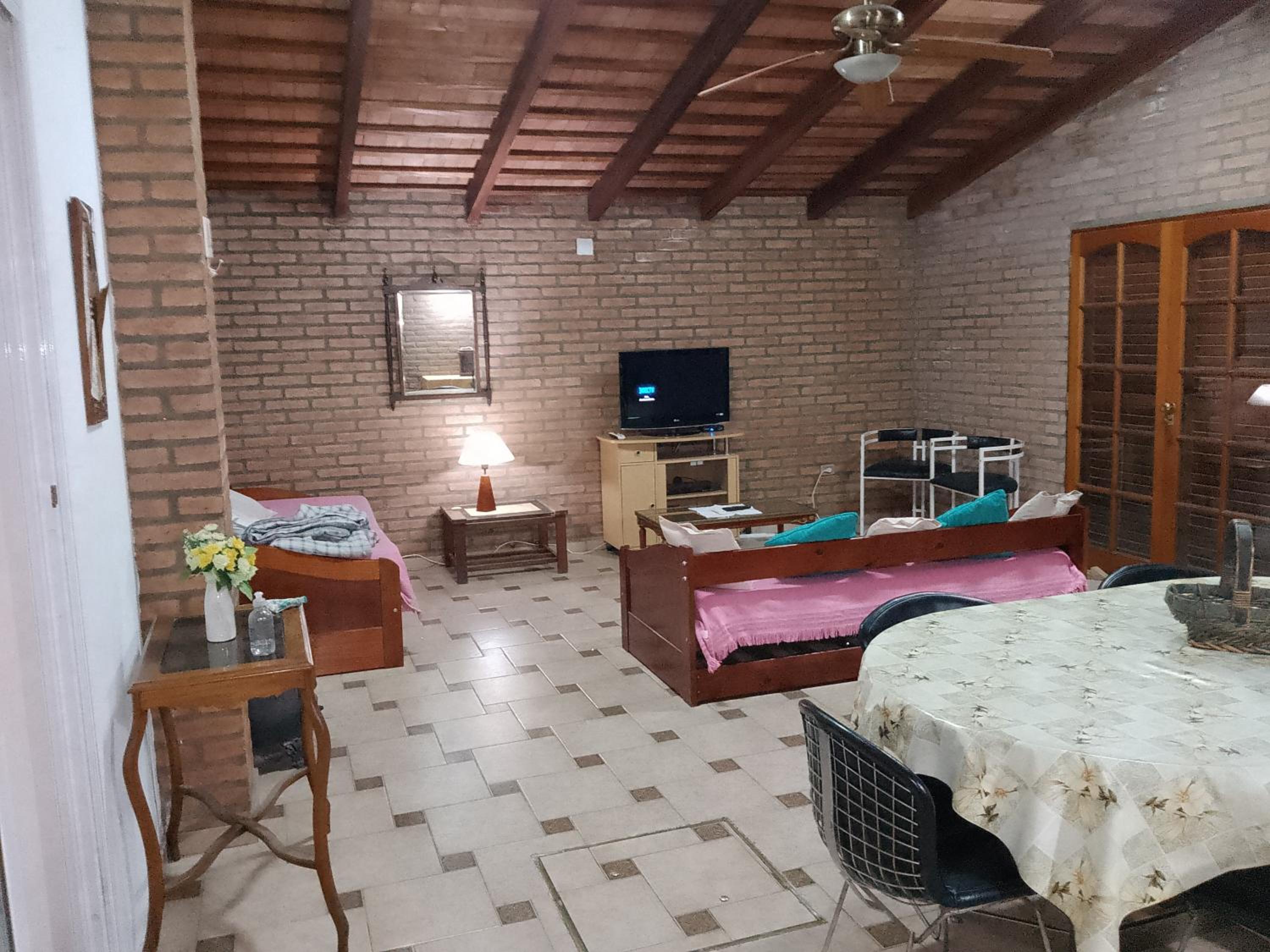 Casa chalet con pileta en temporada