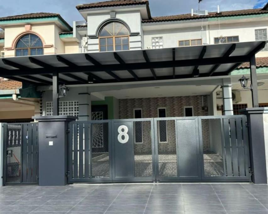 (WI-FI) Ipoh Holiday Big House double storey DR8 photo 1