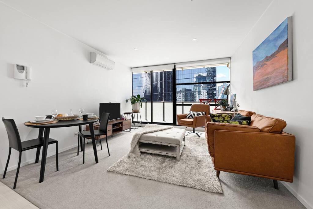1BR APT Albert Lake& Crown& DFO& MEC