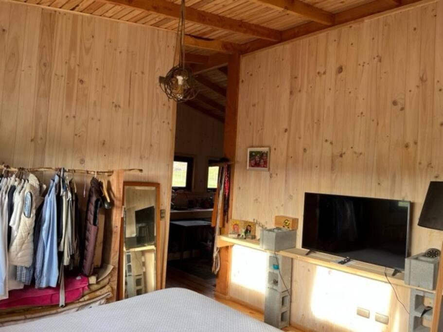 Preciosa cabaña pet friendly con vista a volcanes Villarica y Choshuenco, cerca Termas