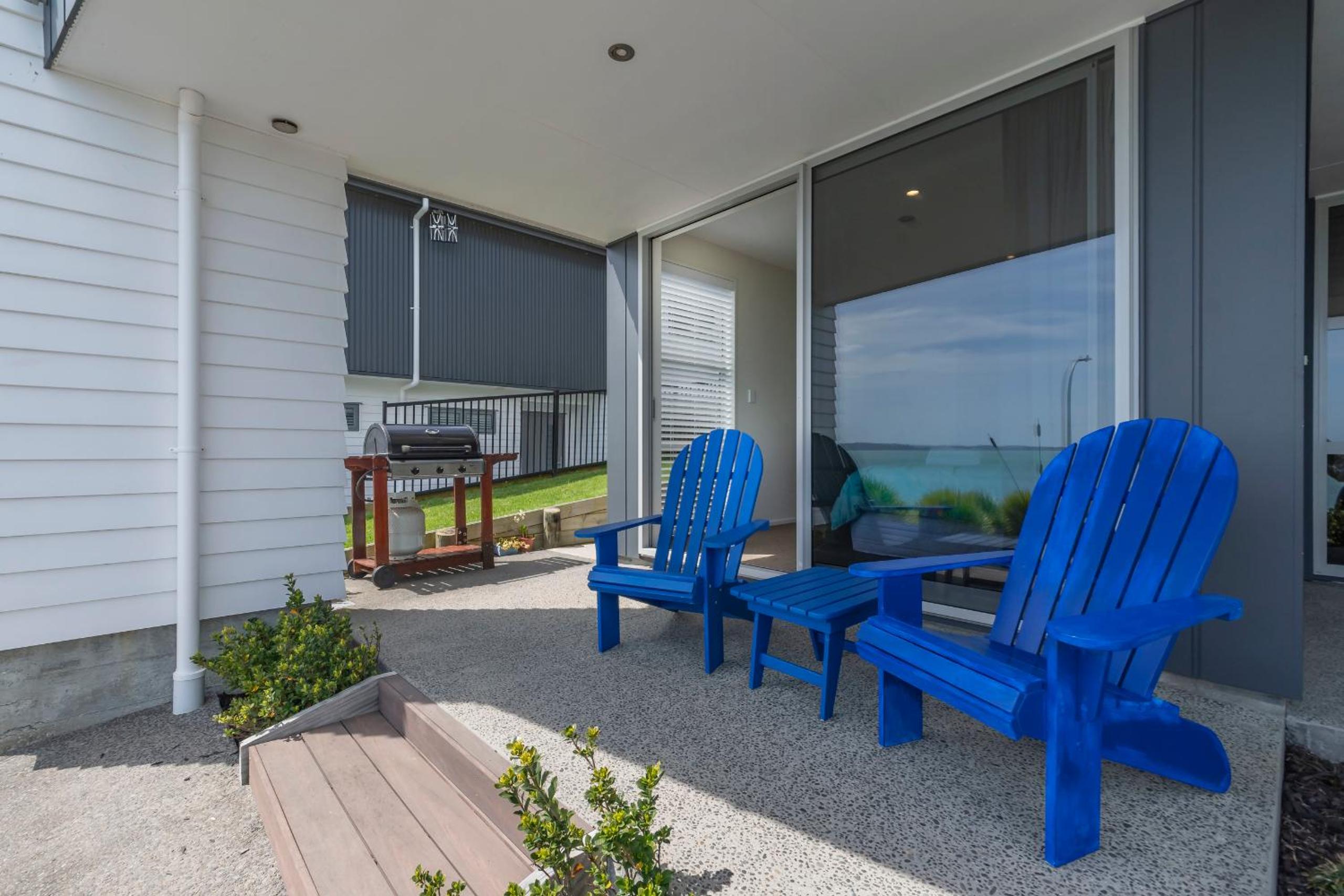 Maraetai Couples Retreat - Omana Beach Apartment view 2