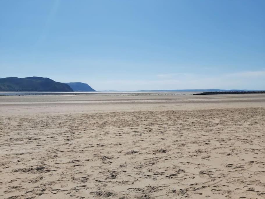 Croeso; Cosy and ideally located for mountains and beaches