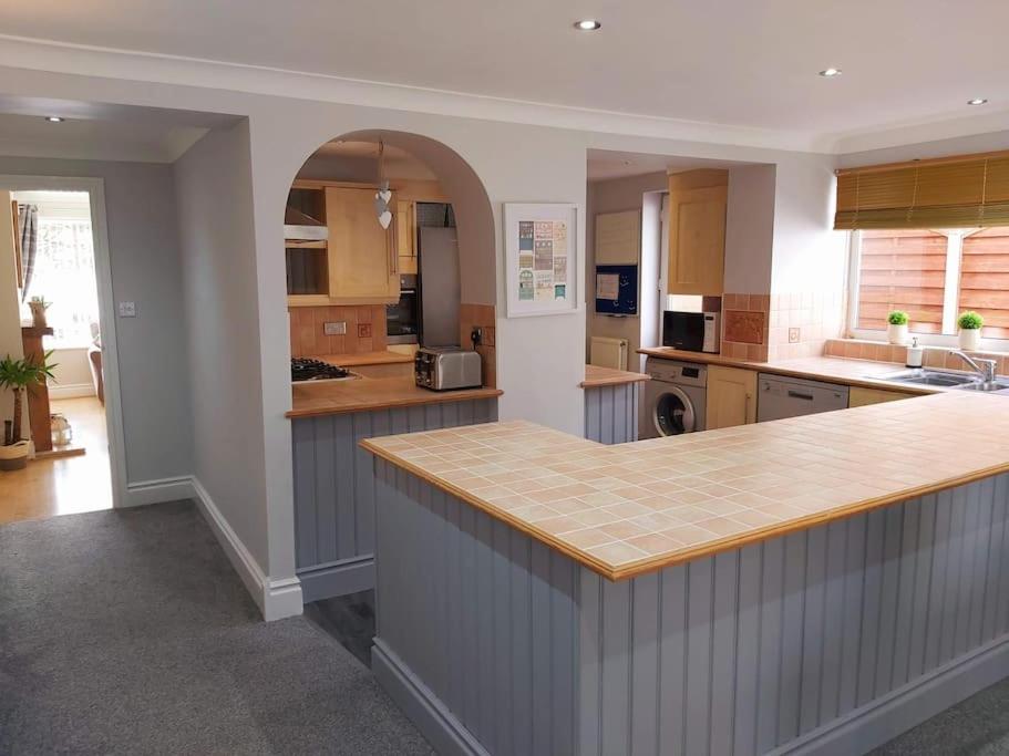 Croeso; Cosy and ideally located for mountains and beaches