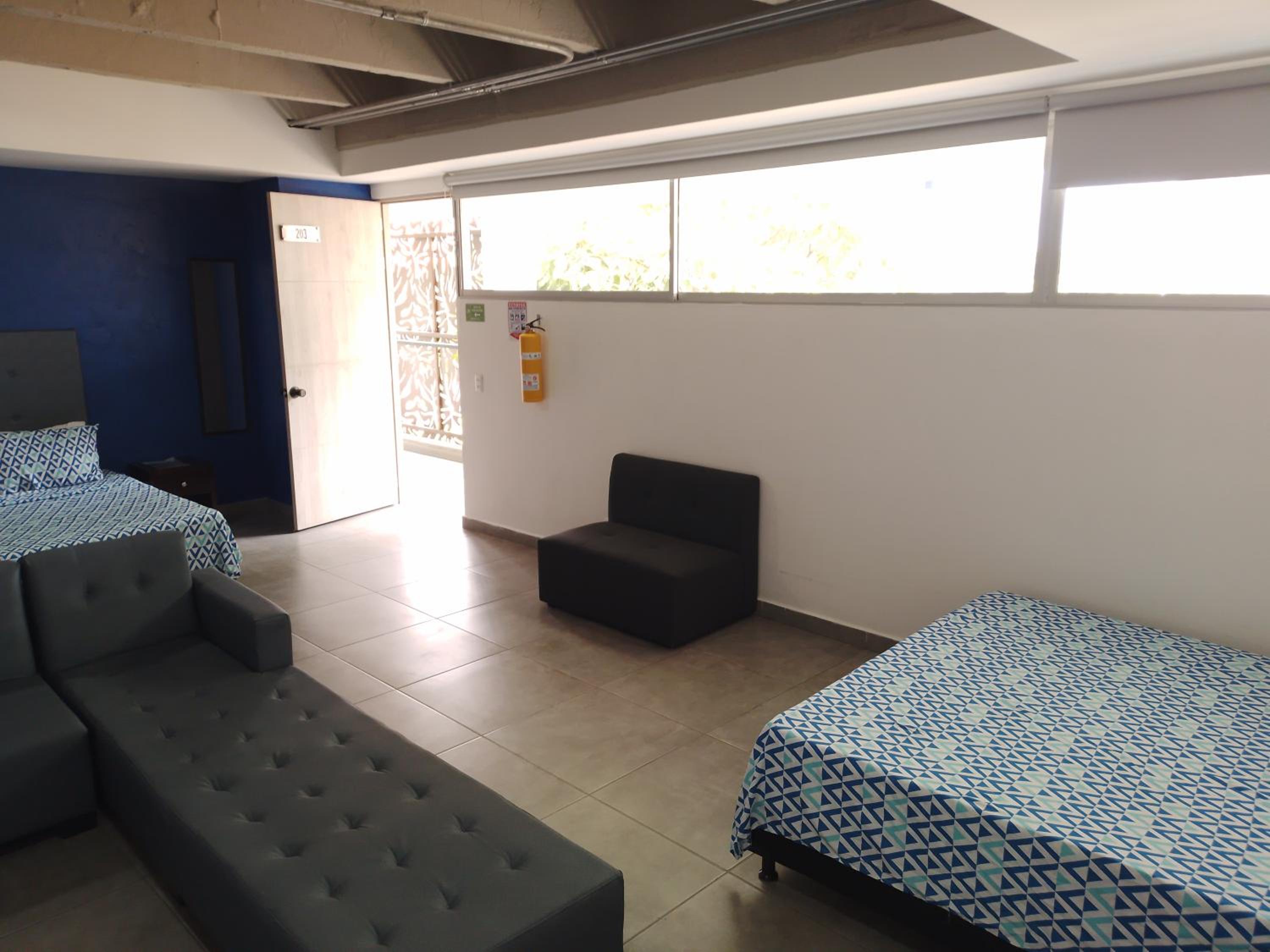 Amazing big studio 203 in aztorga Poblado with A/C