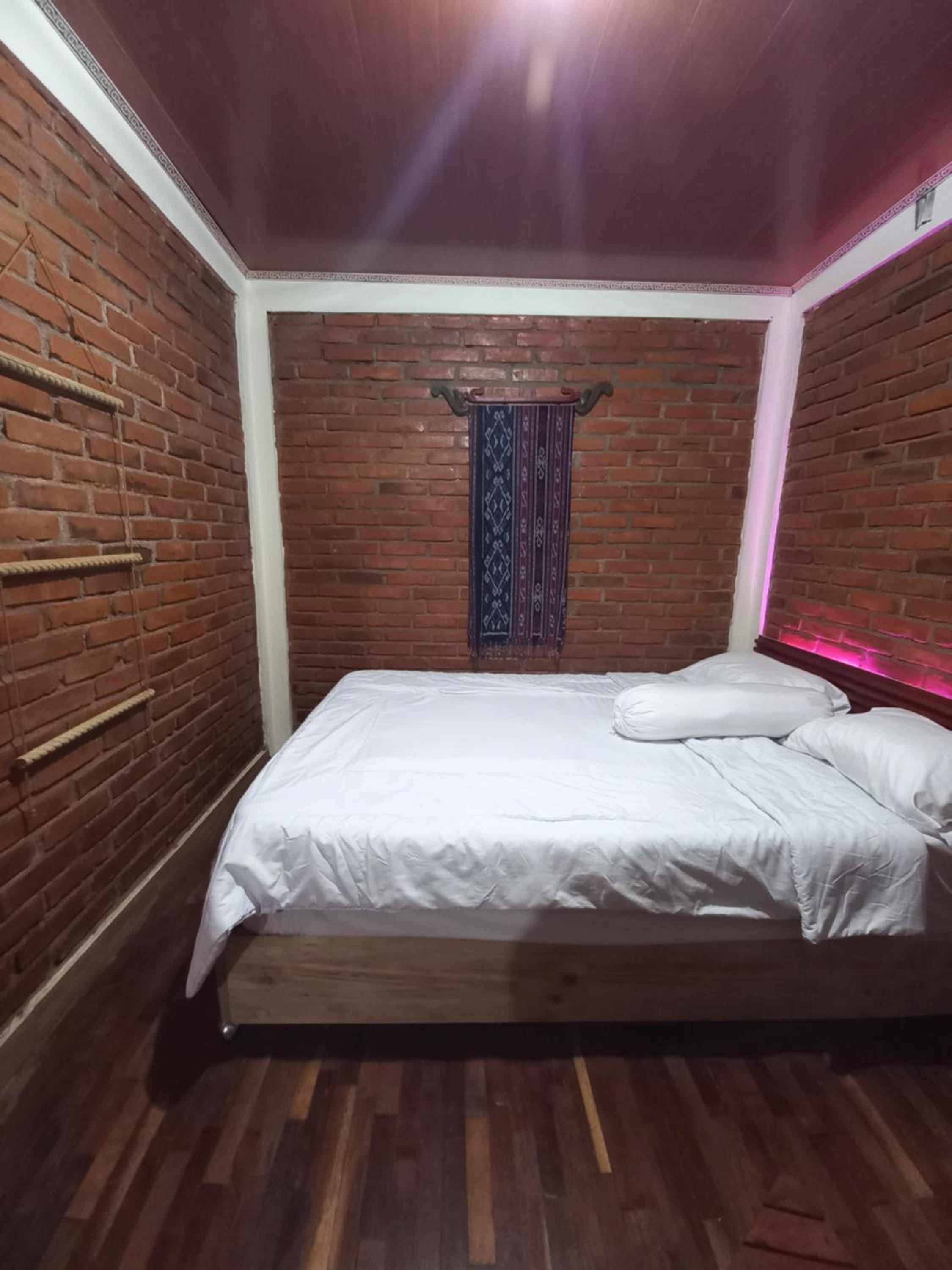 Agora Home