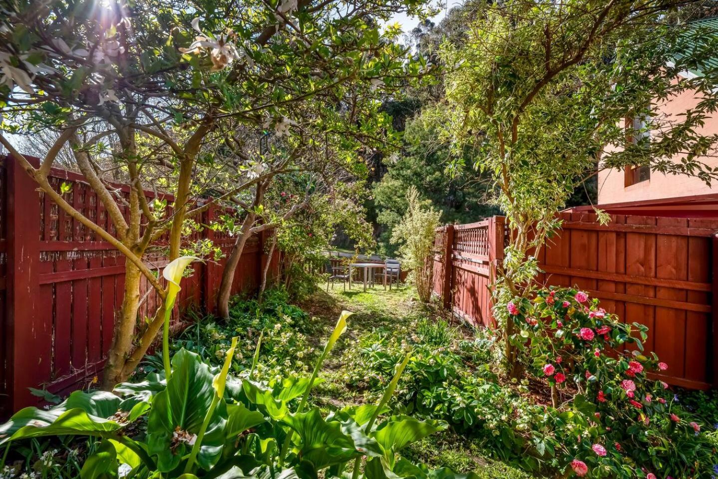 Platypus Cottage Watch them play from the garden