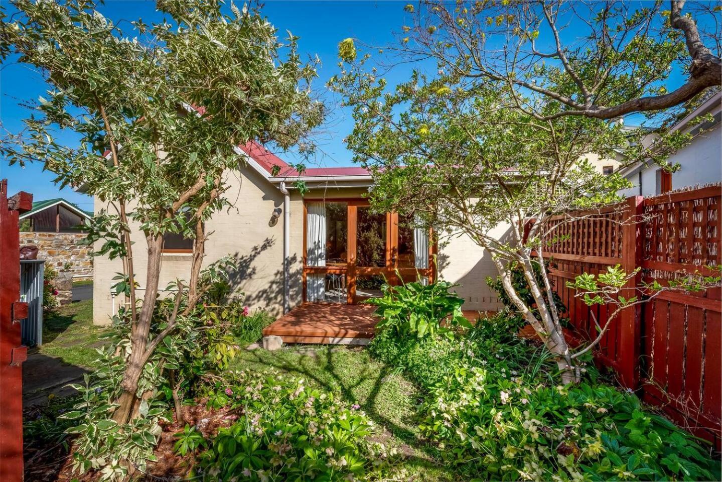 Platypus Cottage Watch them play from the garden