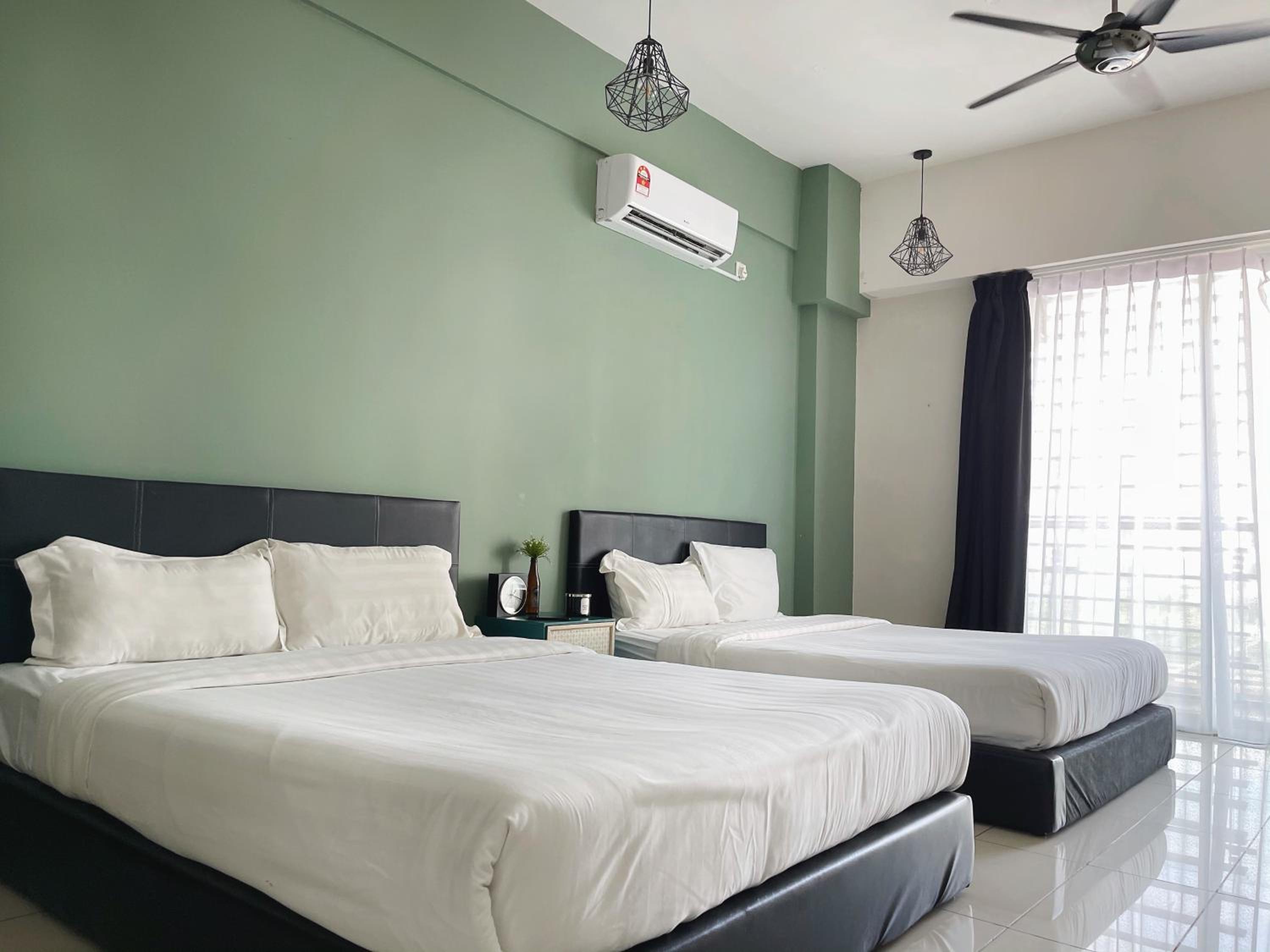 Aeropod Cactus Rail Suite With Balcony - Kota Kinabalu photo 4