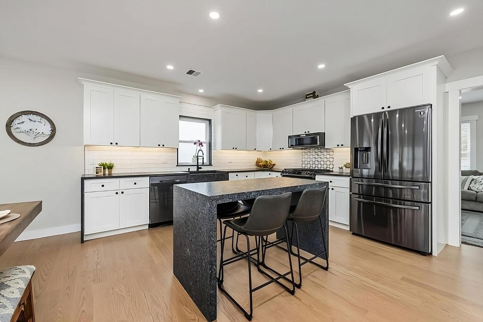 Renovated & Sophisticated Home Near Beach & Shops! view 4