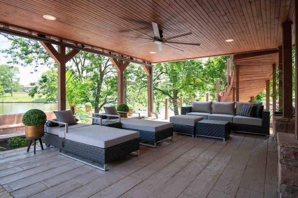 Luxury@Lake Mansion Pool/Hot Tub for Discerning Tastes view 5