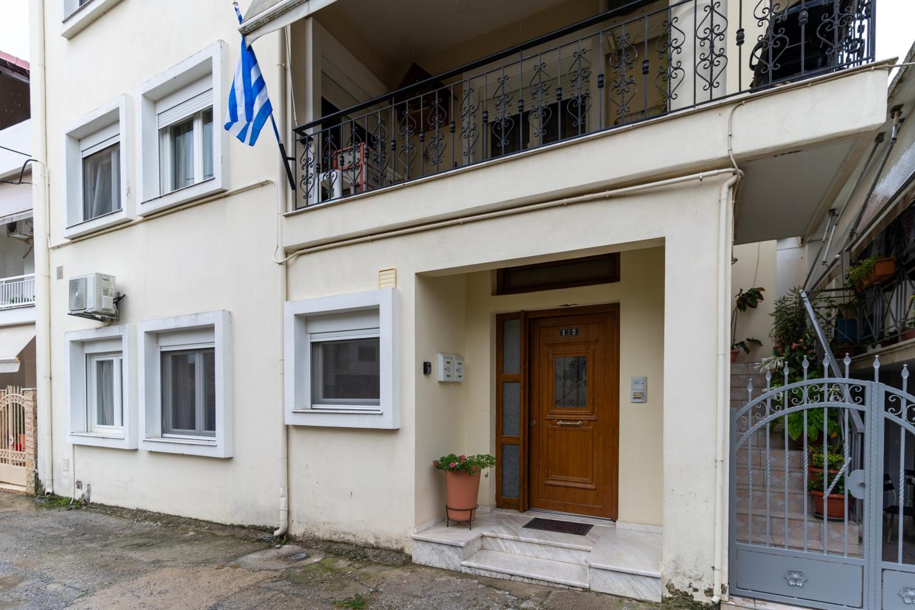 Central Litochoro Apartment with Private Parking and Heating Near Olympus Trails view 4