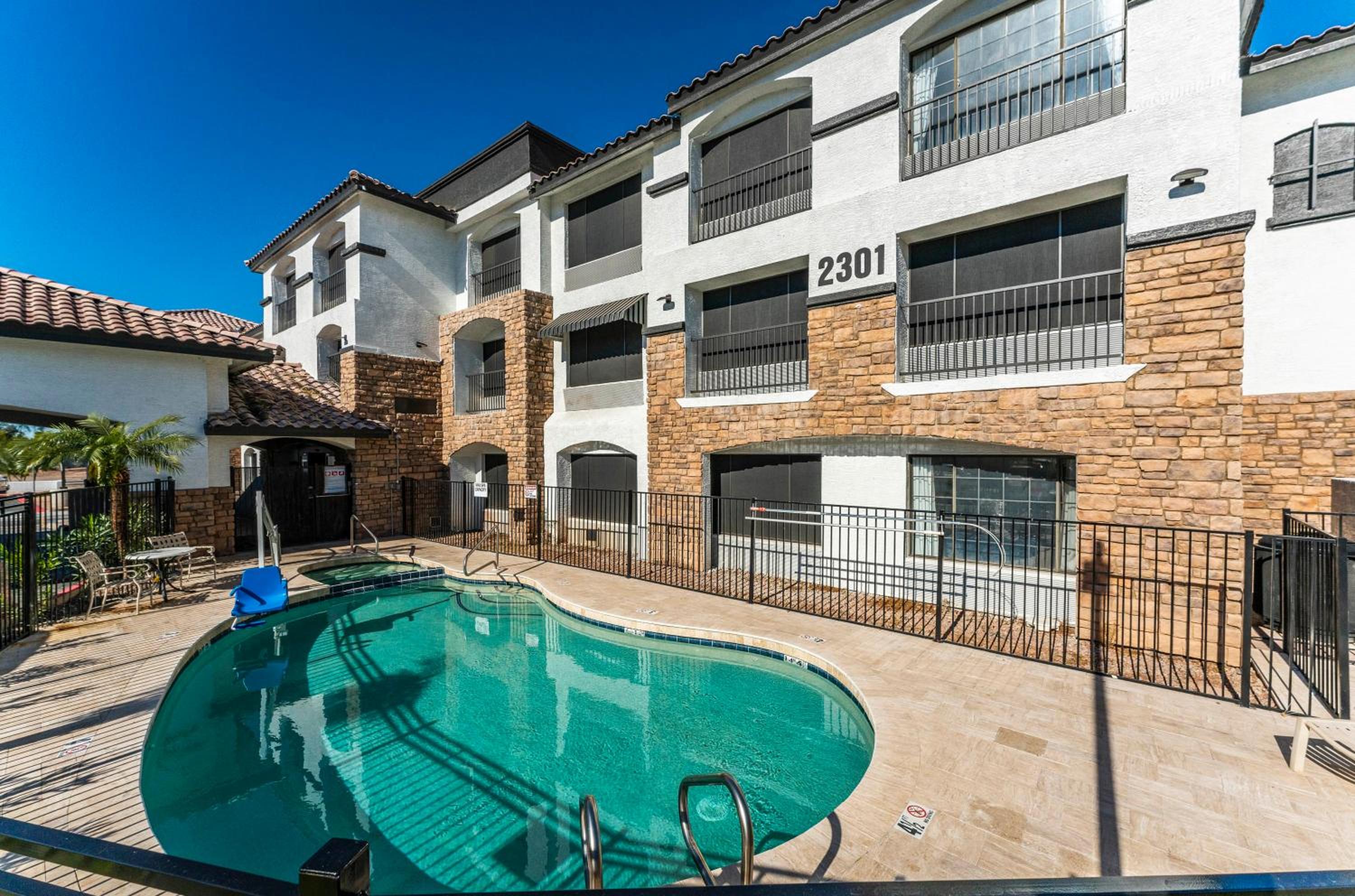 Metro Extended Stay - Tempe - Corner Studio view 4